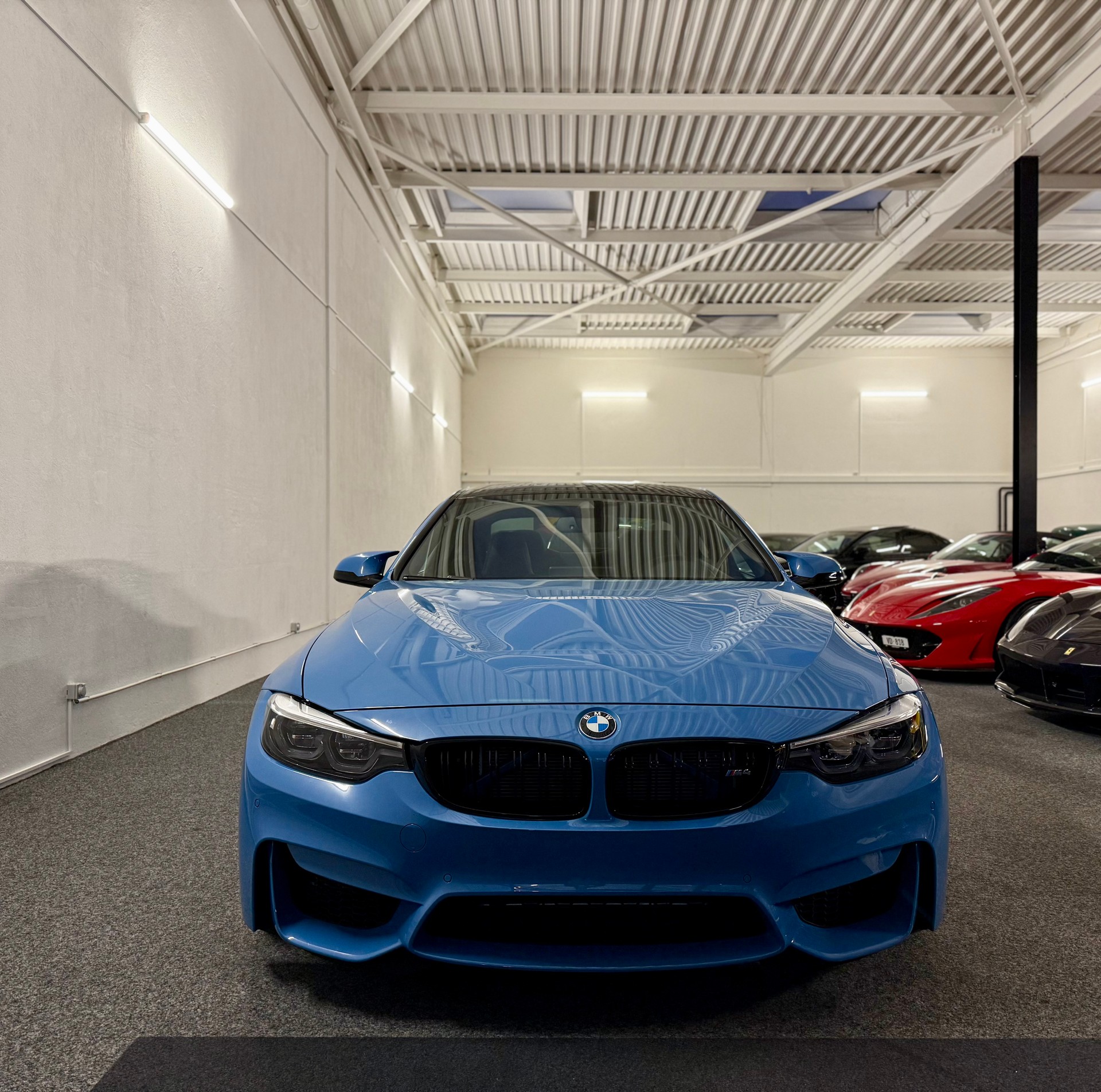 BMW M4 Coupé Competition DKG-showroom-element-1