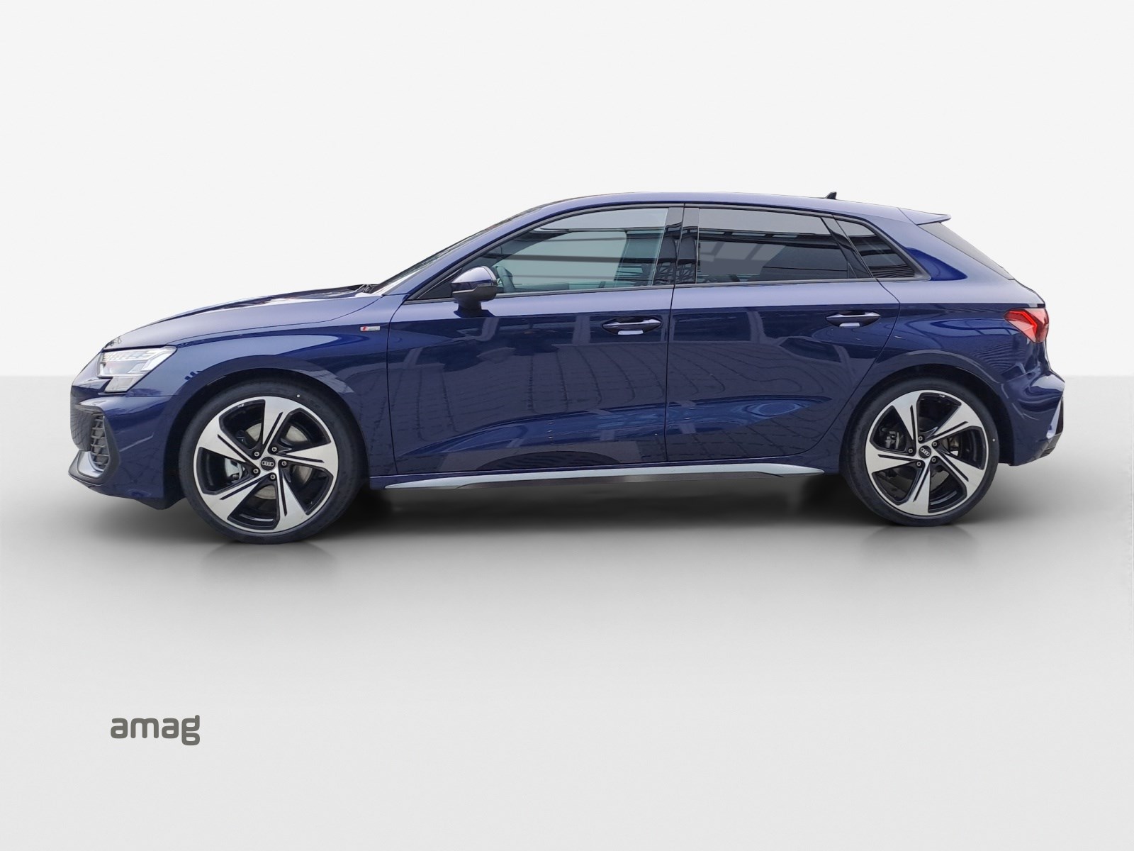 AUDI A3 Sportback 35 TFSI S line Attraction-showroom-element-1