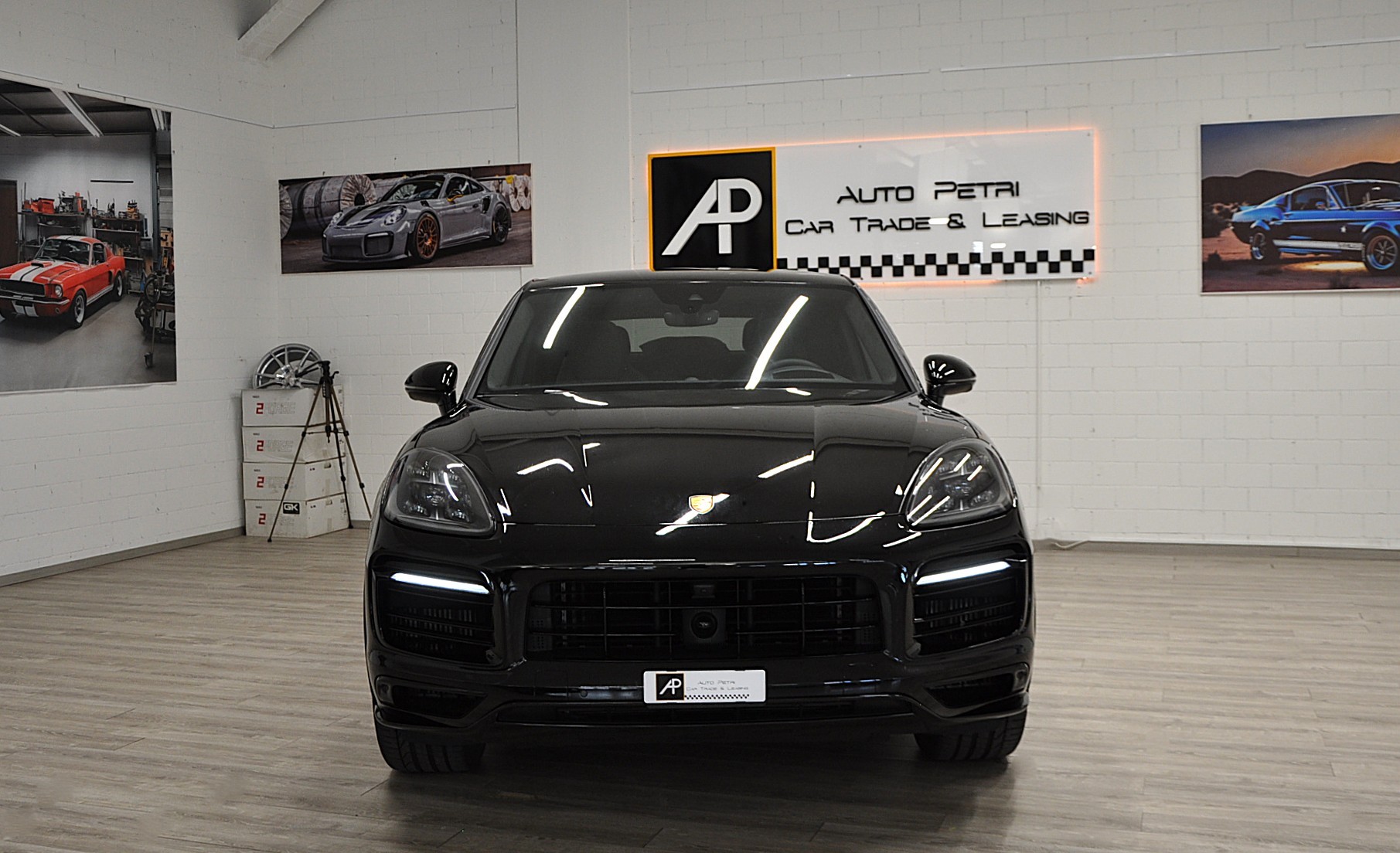 PORSCHE Cayenne GTS Coupé-showroom-element-1