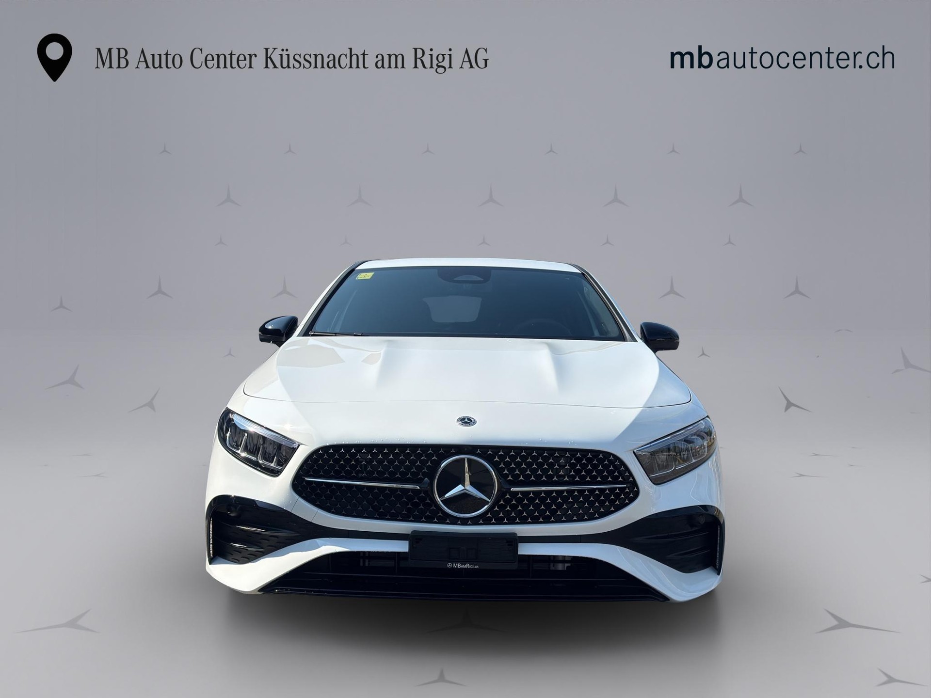 MERCEDES-BENZ A 220 AMG Line 4m-showroom-element-1