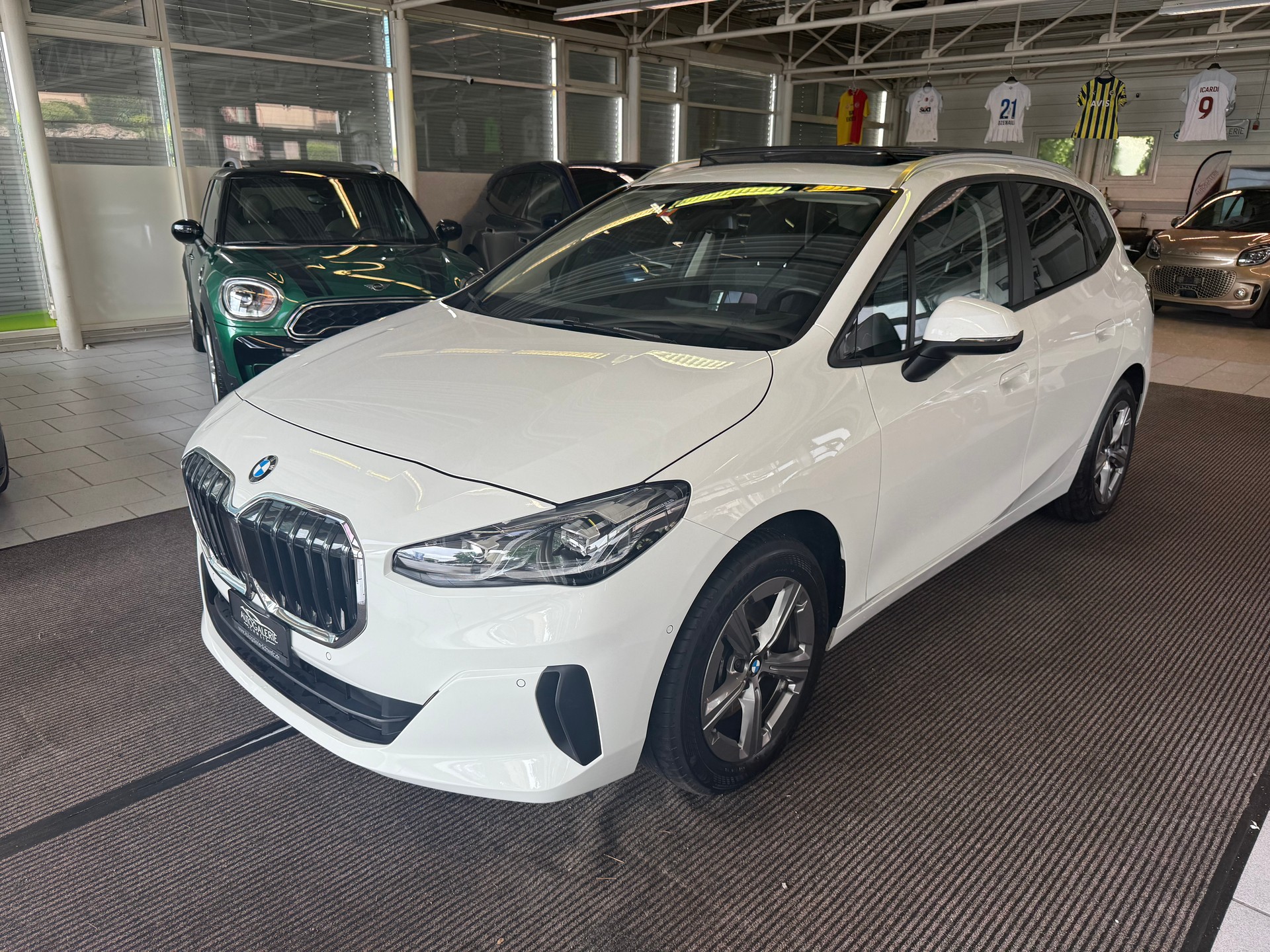 BMW 223d Active Tourer xDrive DKG | CH Swiss | Panorama | Head Up | AHK | Driving Assist PLUS | Innovation | Travel |-showroom-element-1
