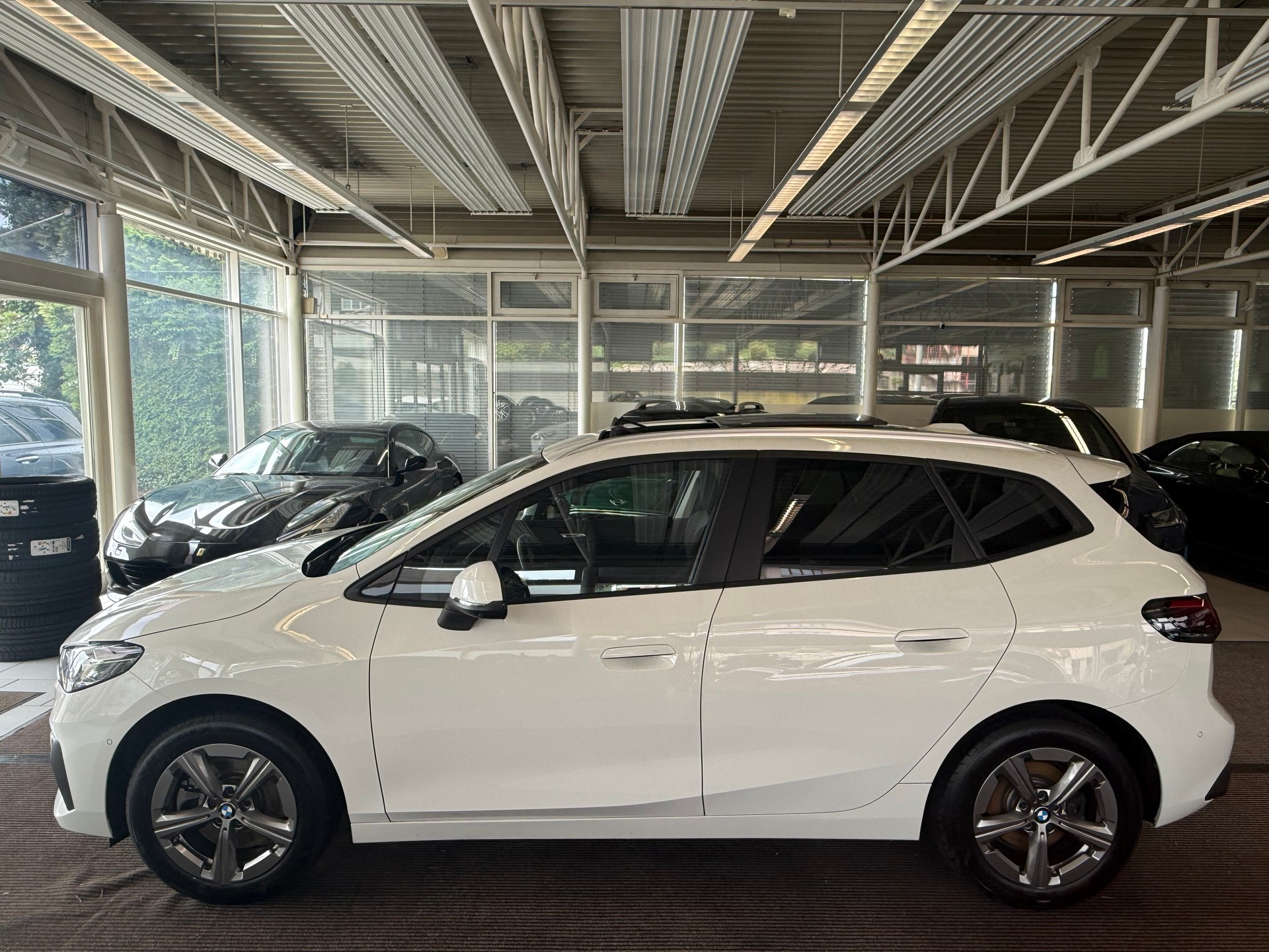 BMW 223d Active Tourer xDrive DKG | CH Swiss | Panorama | Head Up | AHK | Driving Assist PLUS | Innovation | Travel |-showroom-element-3
