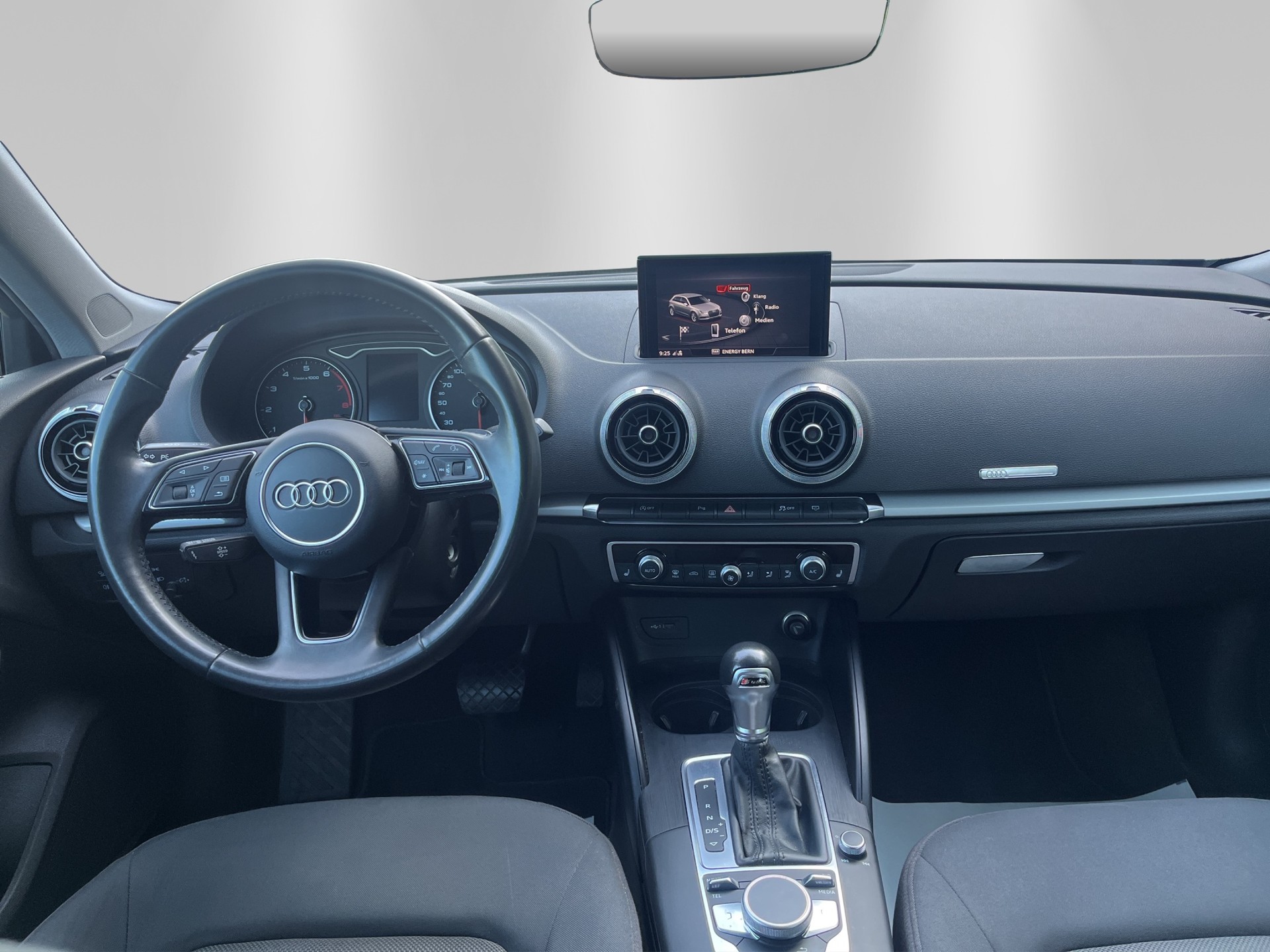 AUDI A3 Sportback 40 TFSI Sport S-tronic-image-8