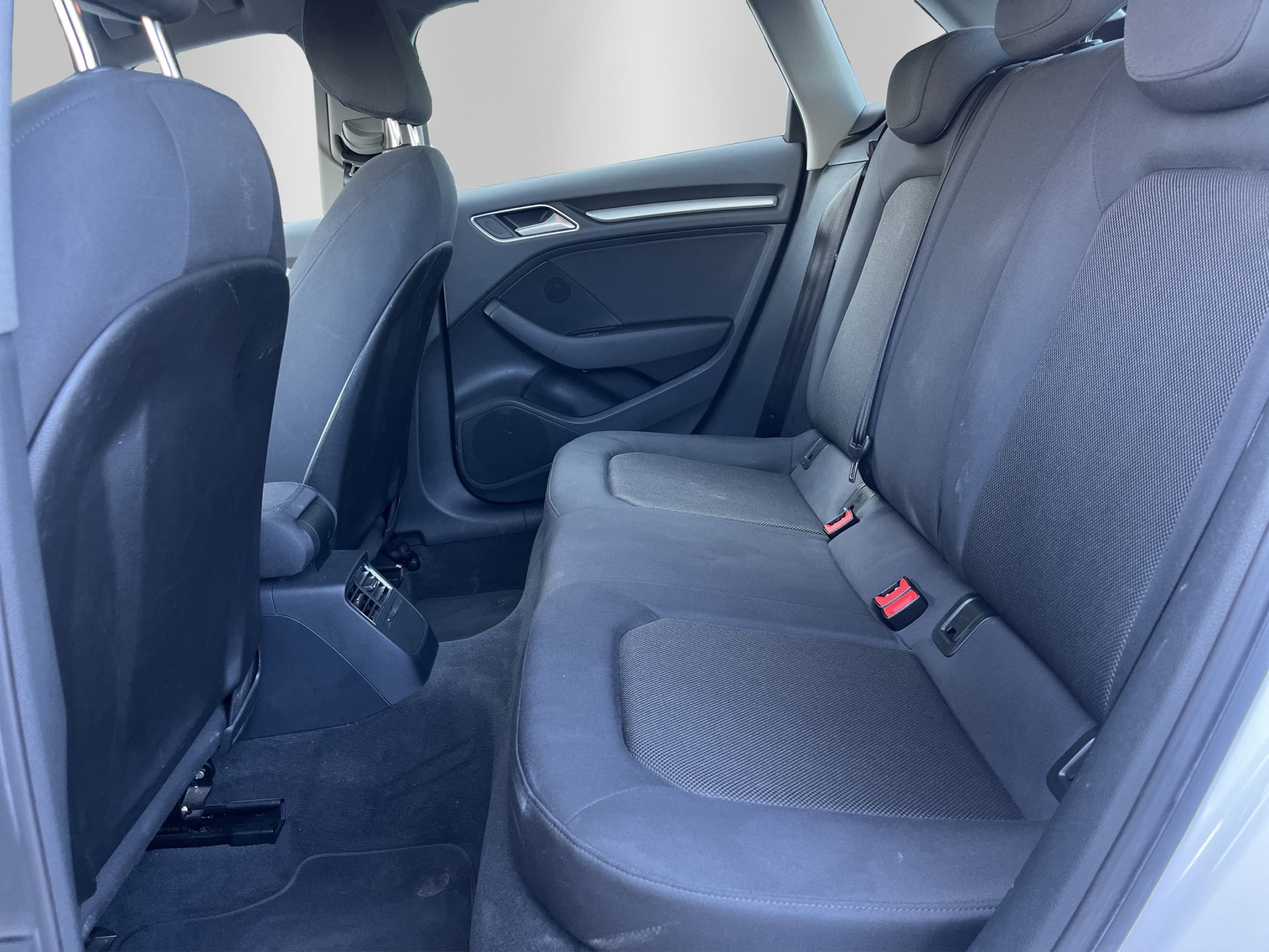 AUDI A3 Sportback 40 TFSI Sport S-tronic-image-13