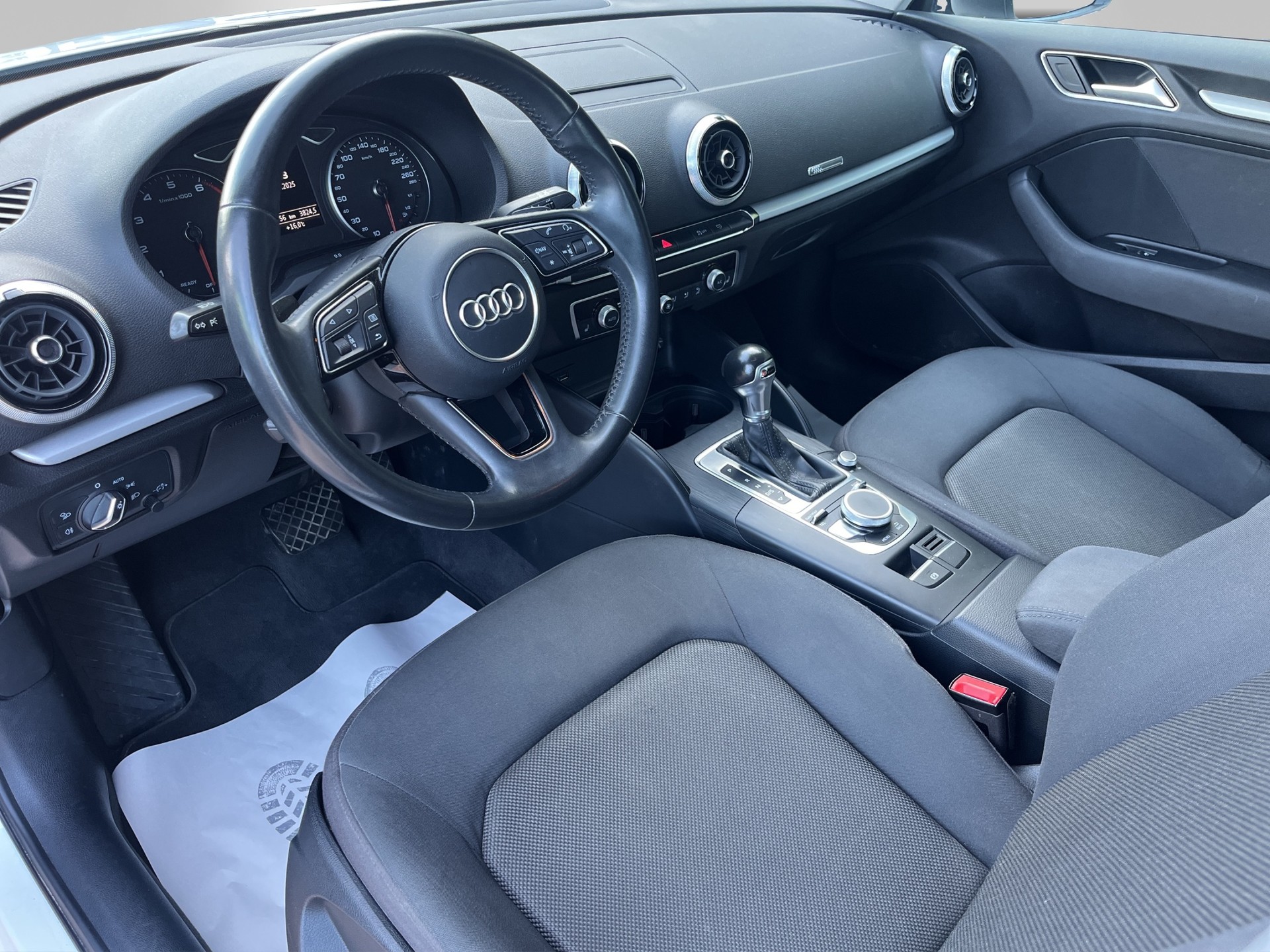 AUDI A3 Sportback 40 TFSI Sport S-tronic-image-7