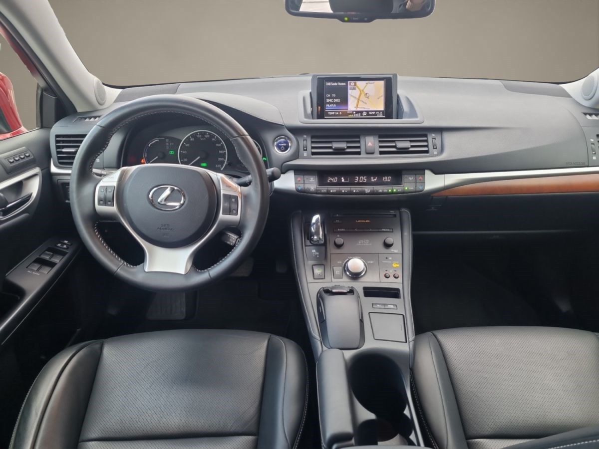 LEXUS CT 200h excellence-image-10