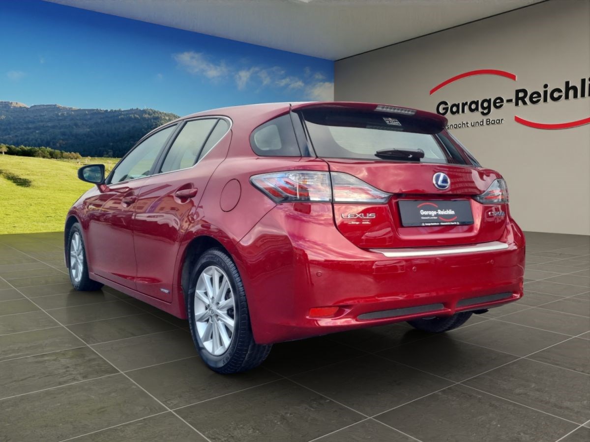 LEXUS CT 200h excellence-showroom-element-2