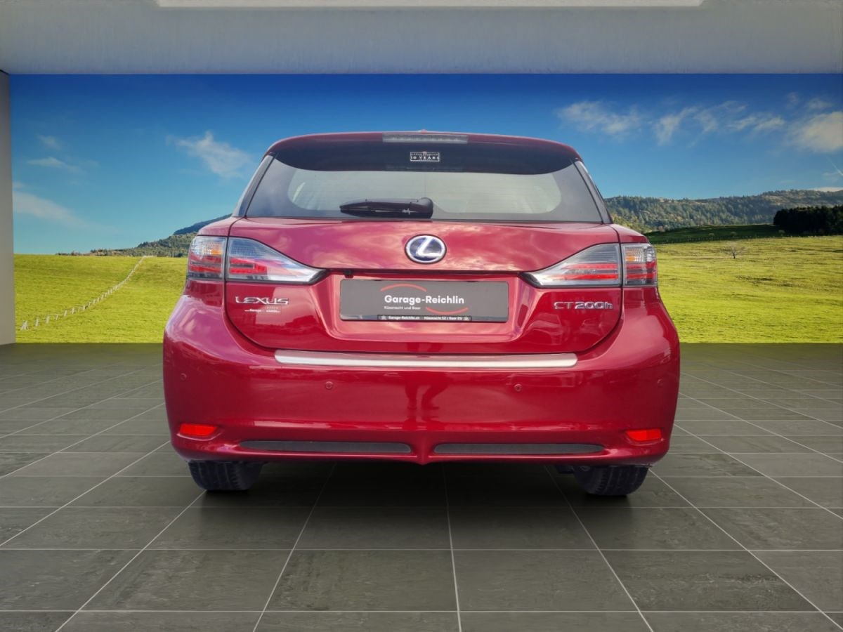 LEXUS CT 200h excellence-showroom-element-3