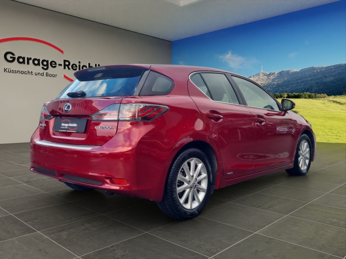 LEXUS CT 200h excellence-image-4