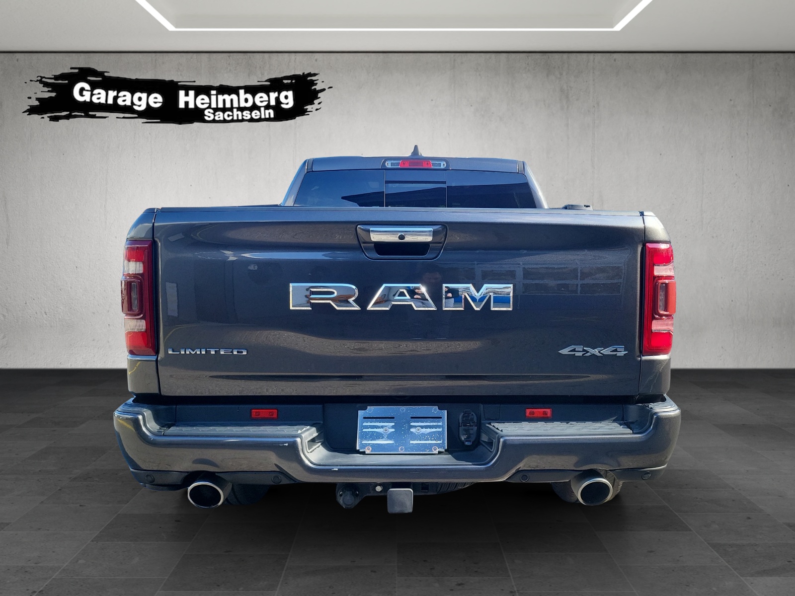 DODGE Ram 1500 Limited 5.7L V8-showroom-element-3