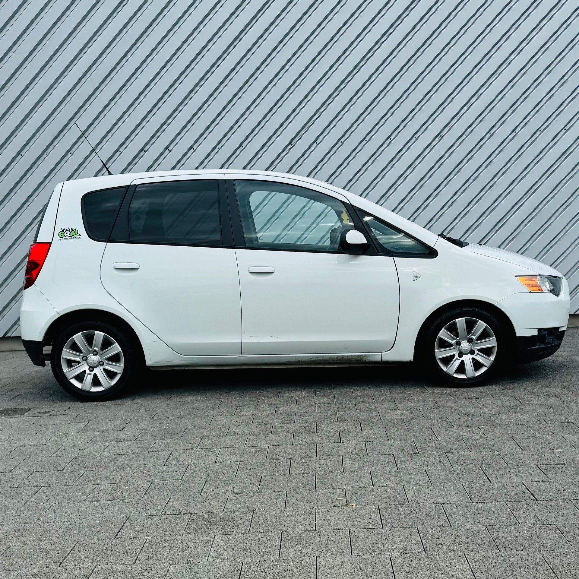 MITSUBISHI Colt 1.3 16V Goal Allshift-showroom-element-1
