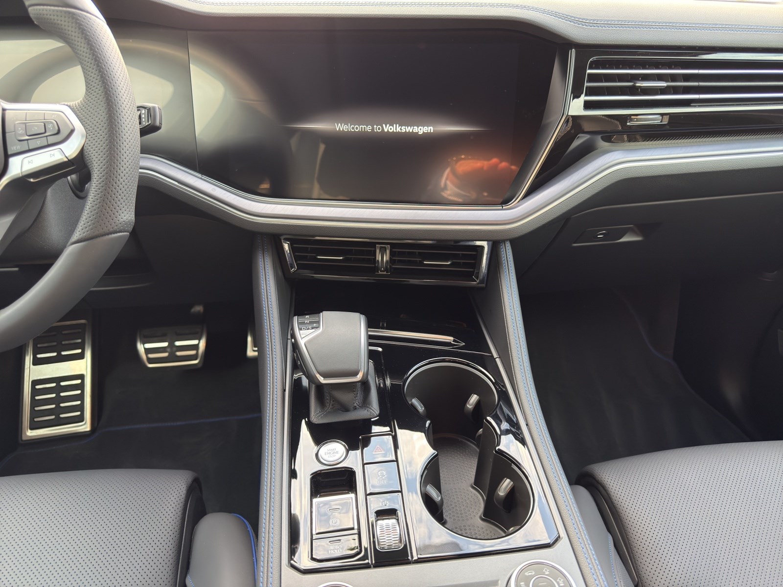 VW Touareg 3.0 TSI eHybrid R Tiptronic-image-10