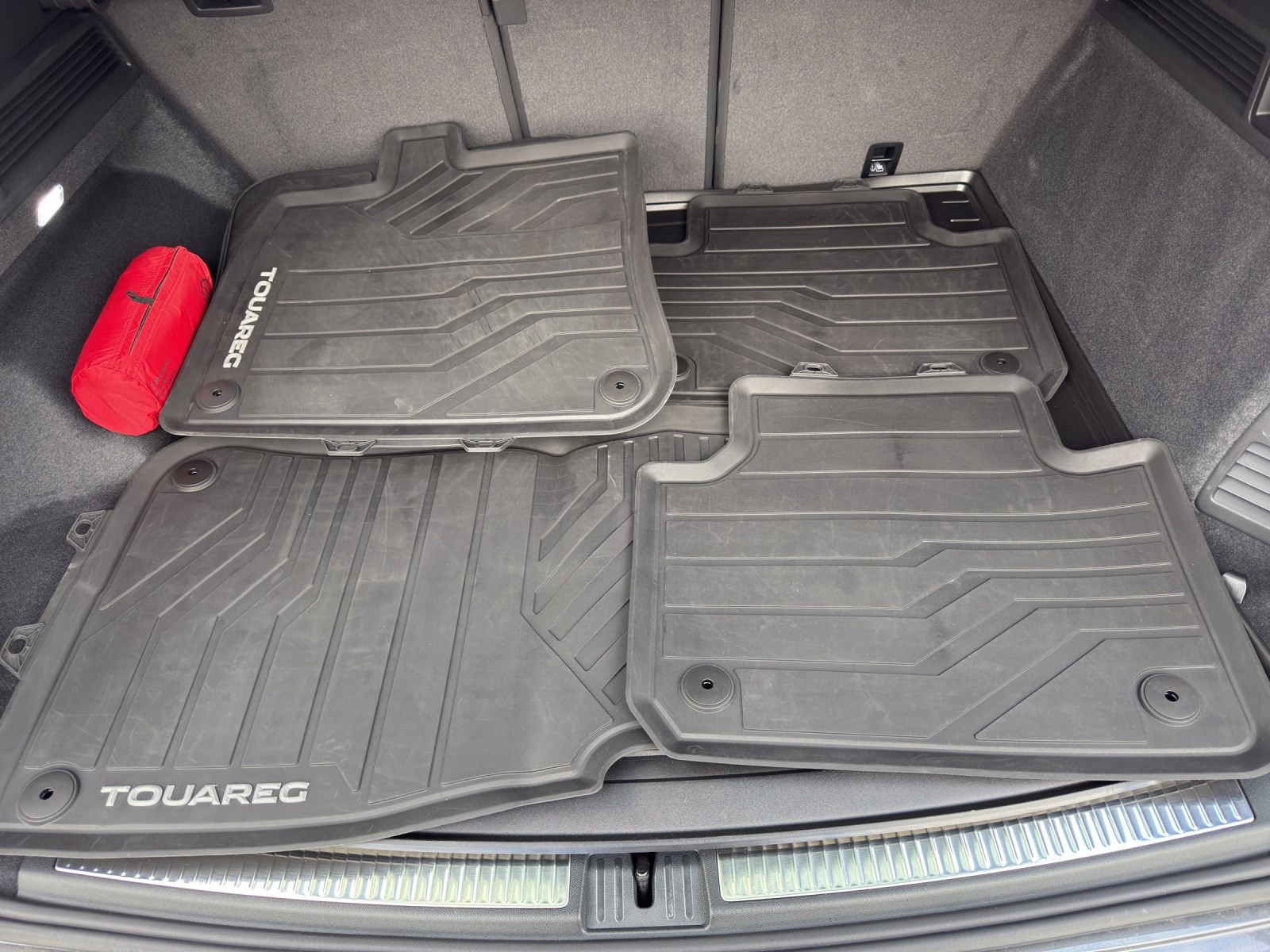 VW Touareg 3.0 TSI eHybrid R Tiptronic-image-13
