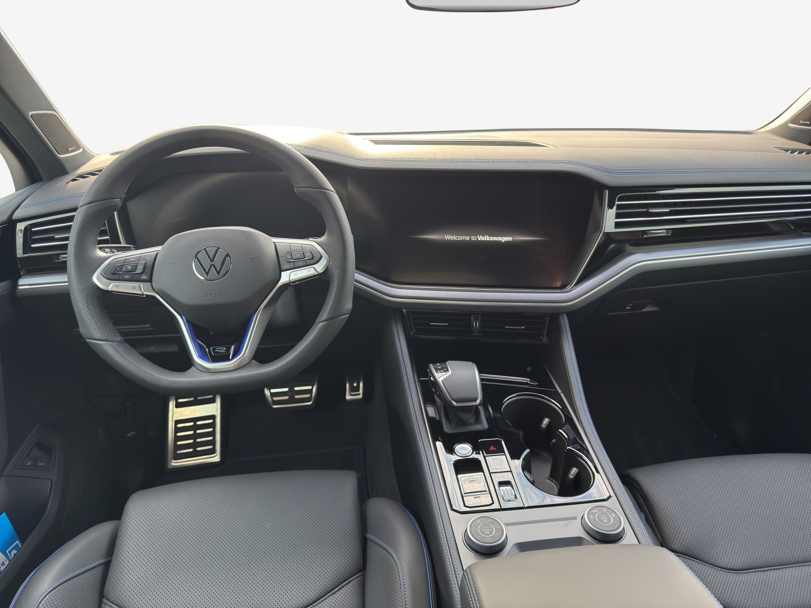 VW Touareg 3.0 TSI eHybrid R Tiptronic-image-8