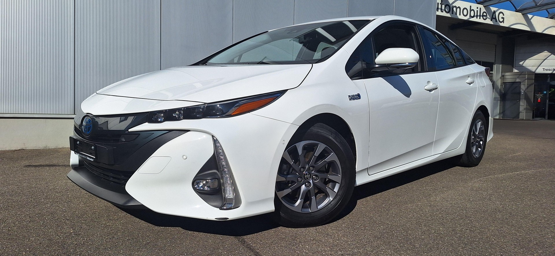 TOYOTA Prius 1.8 VVTi HSD Plug-In Premium-showroom-element-3