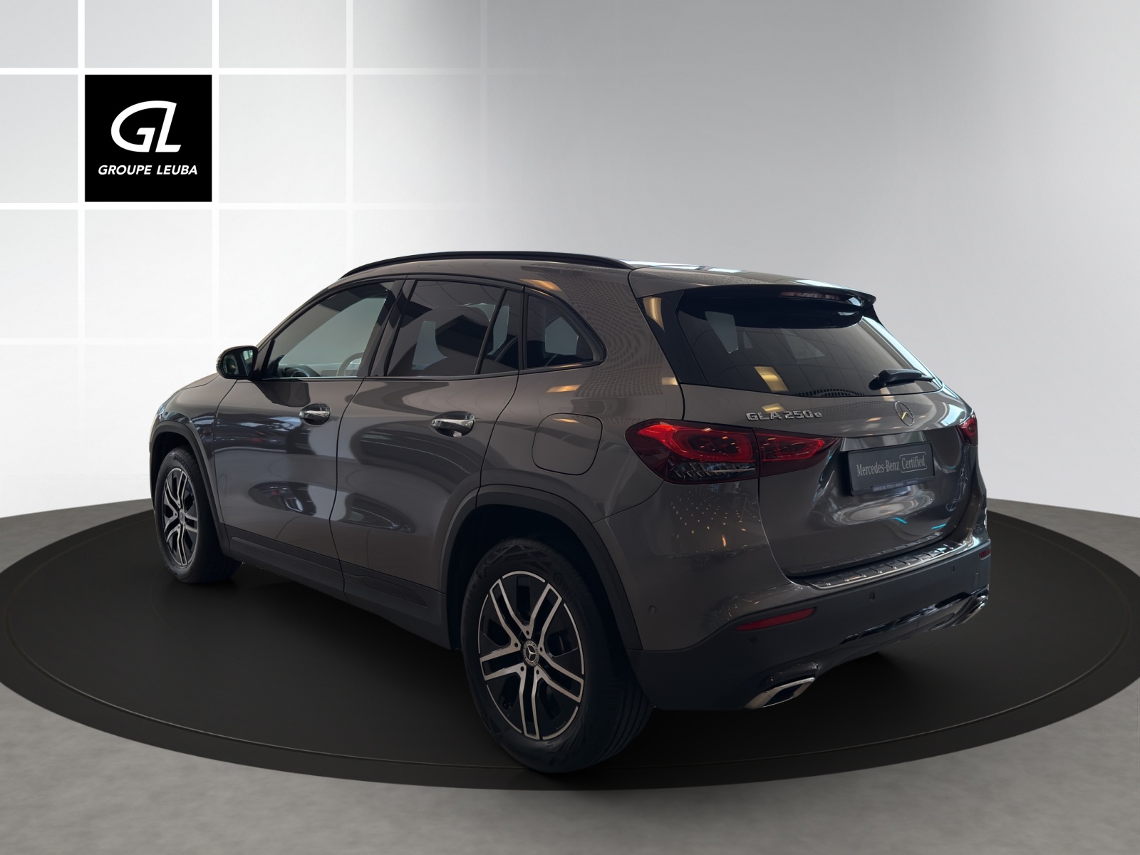 MERCEDES-BENZ GLA 250e Progressive 8G-D-showroom-element-3