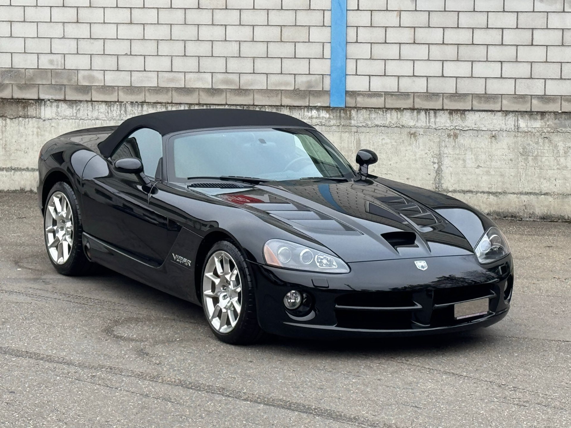 DODGE 8.4 Liter V10 612 PS-showroom-element-1