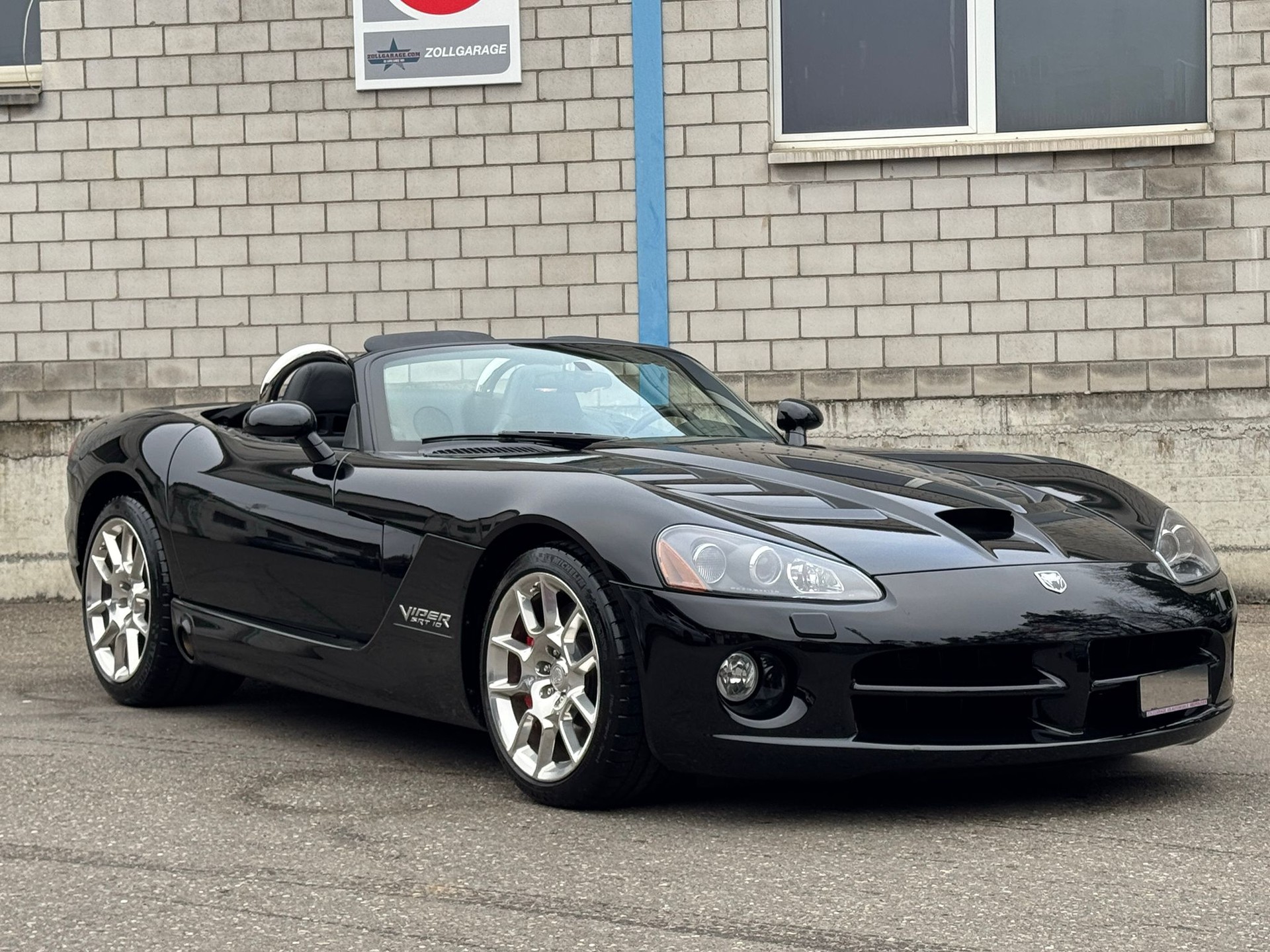 DODGE 8.4 Liter V10 612 PS