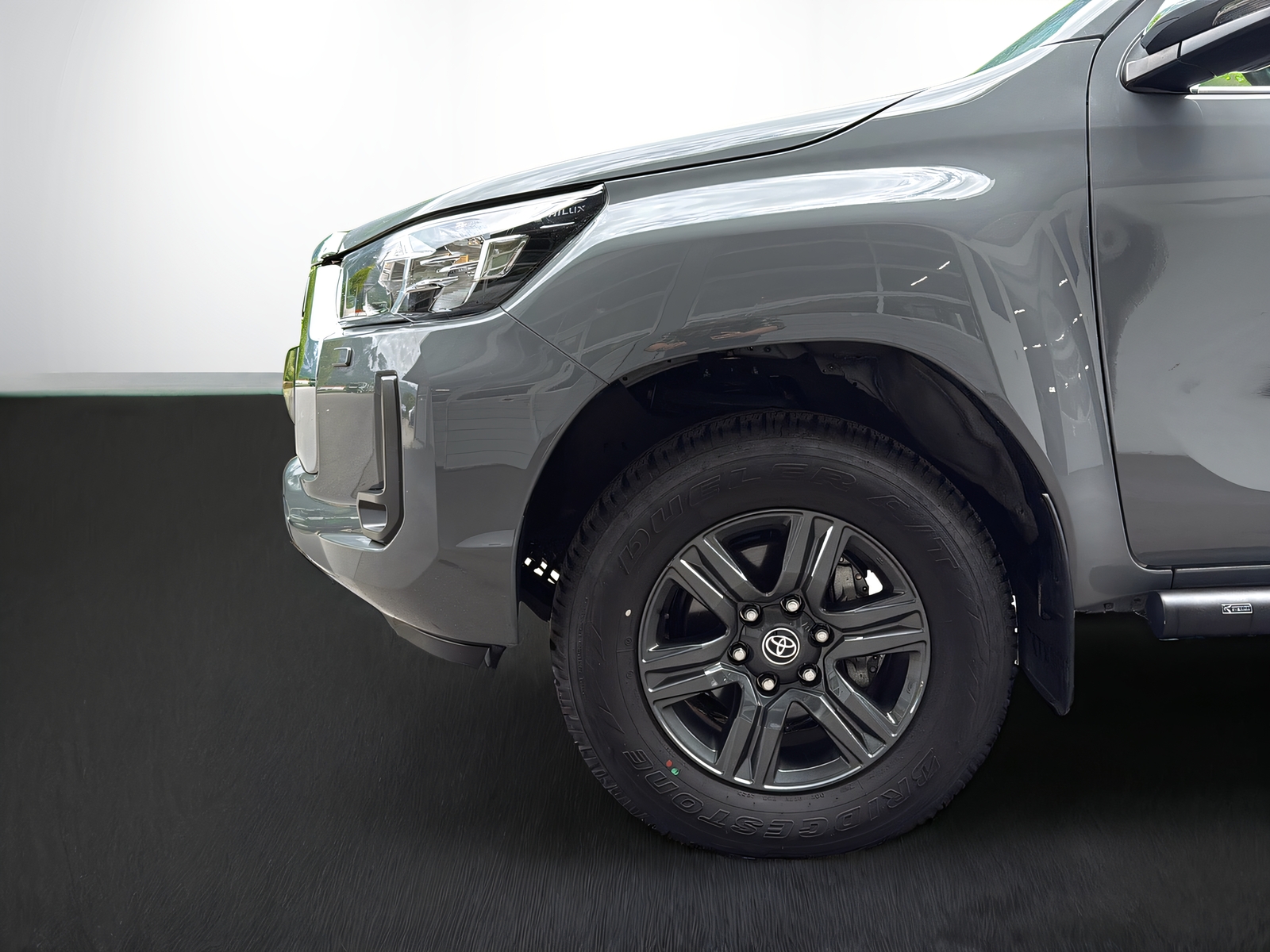 TOYOTA Hilux 2.4D-4D Style Double Cab 4x4 A-showroom-element-3
