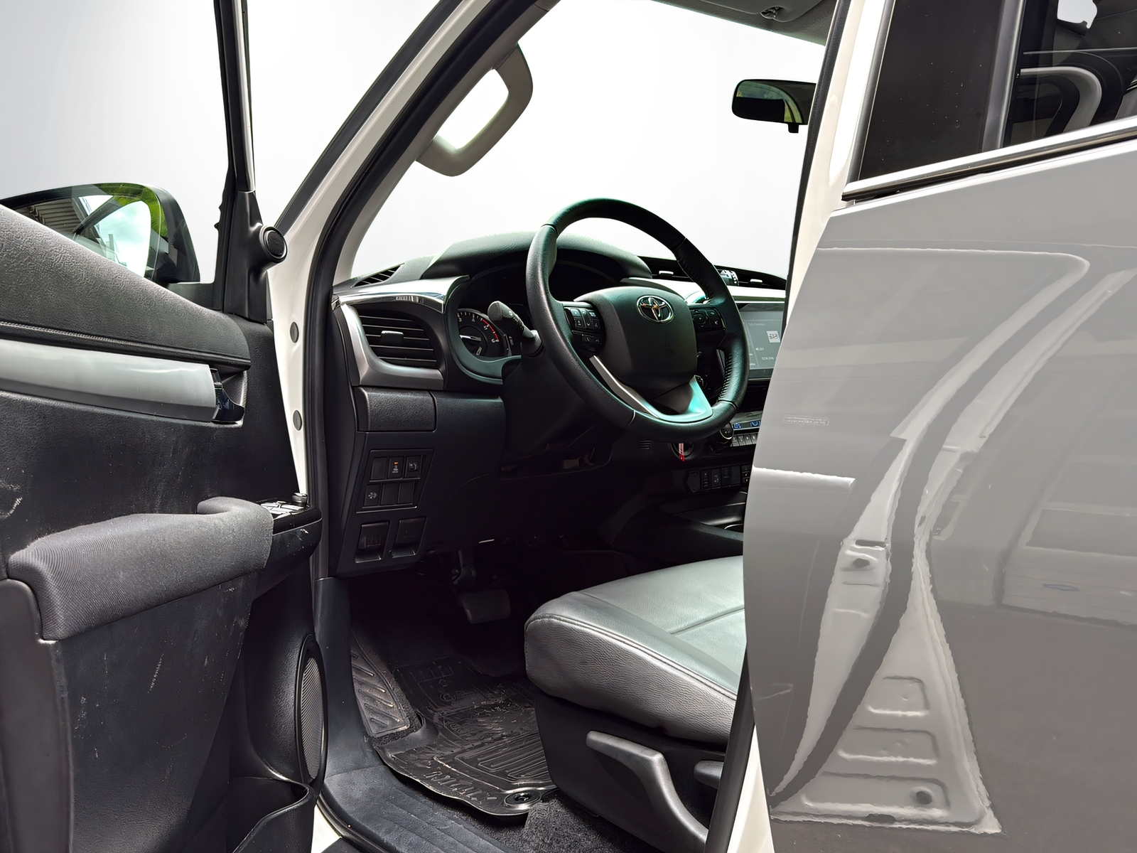 TOYOTA Hilux 2.4D-4D Style Double Cab 4x4 A-image-7