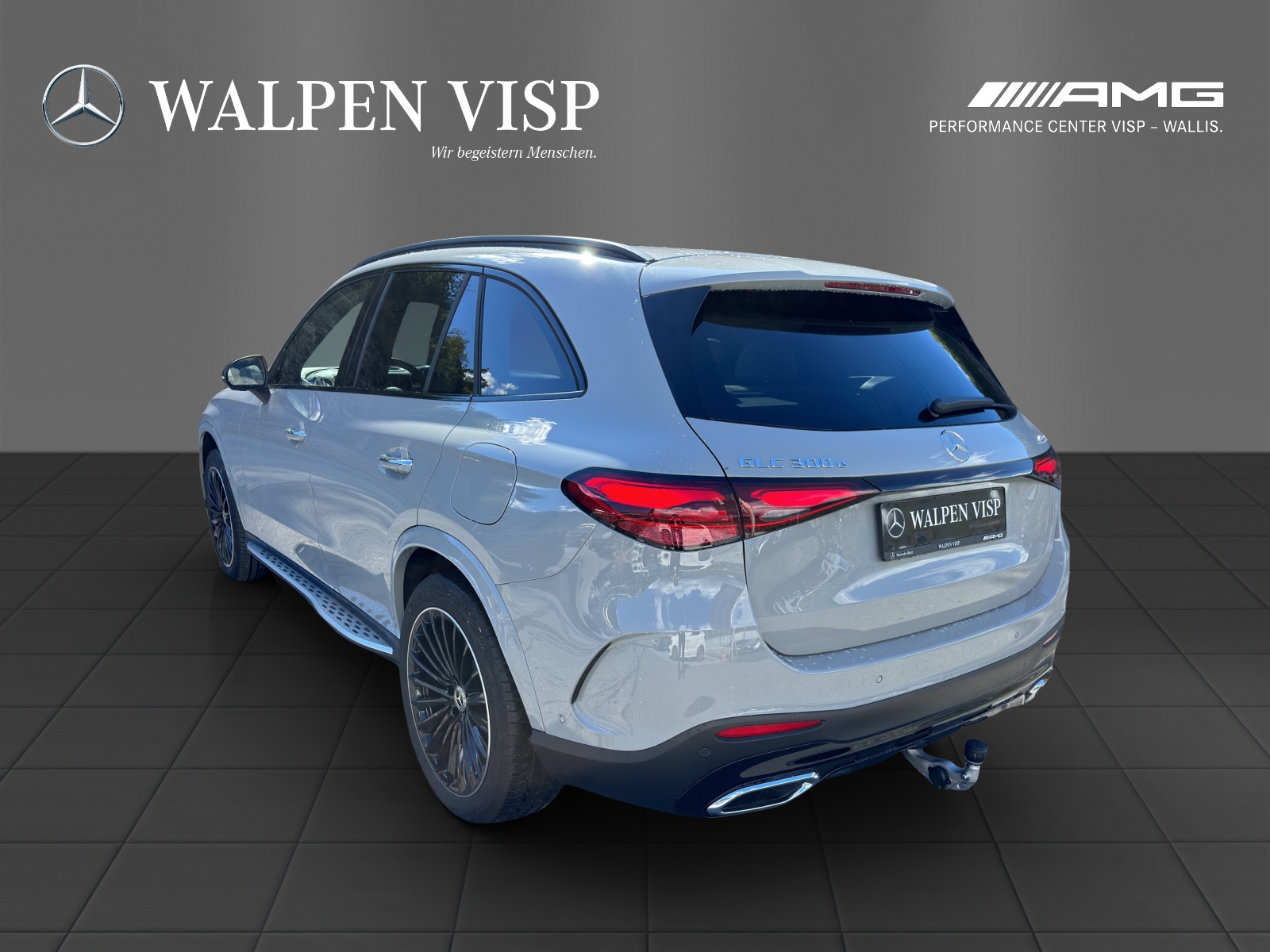MERCEDES-BENZ GLC 300 e 4Matic EQ Star 9G-Tronic-showroom-element-3