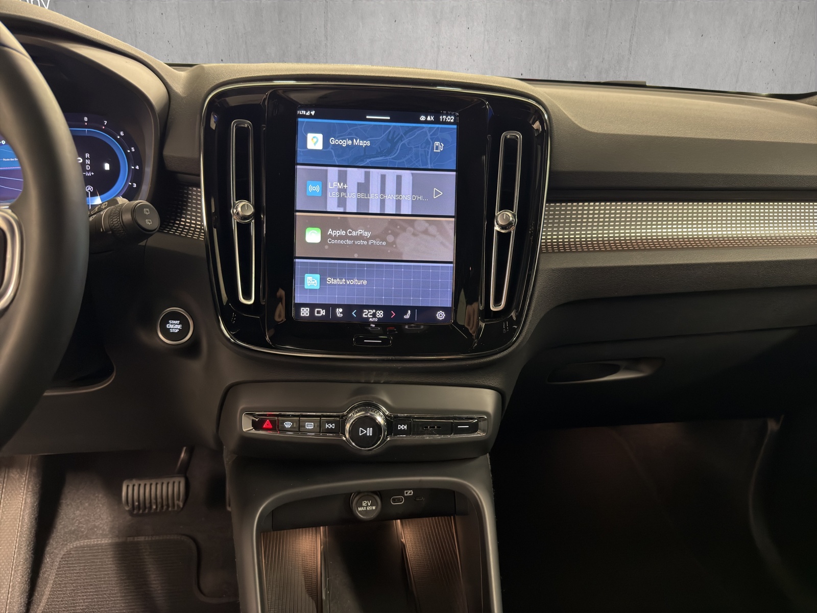 Image VOLVO XC40 XC40 B4 Benzin Mild Hybrid AWD Plus Dark DCT