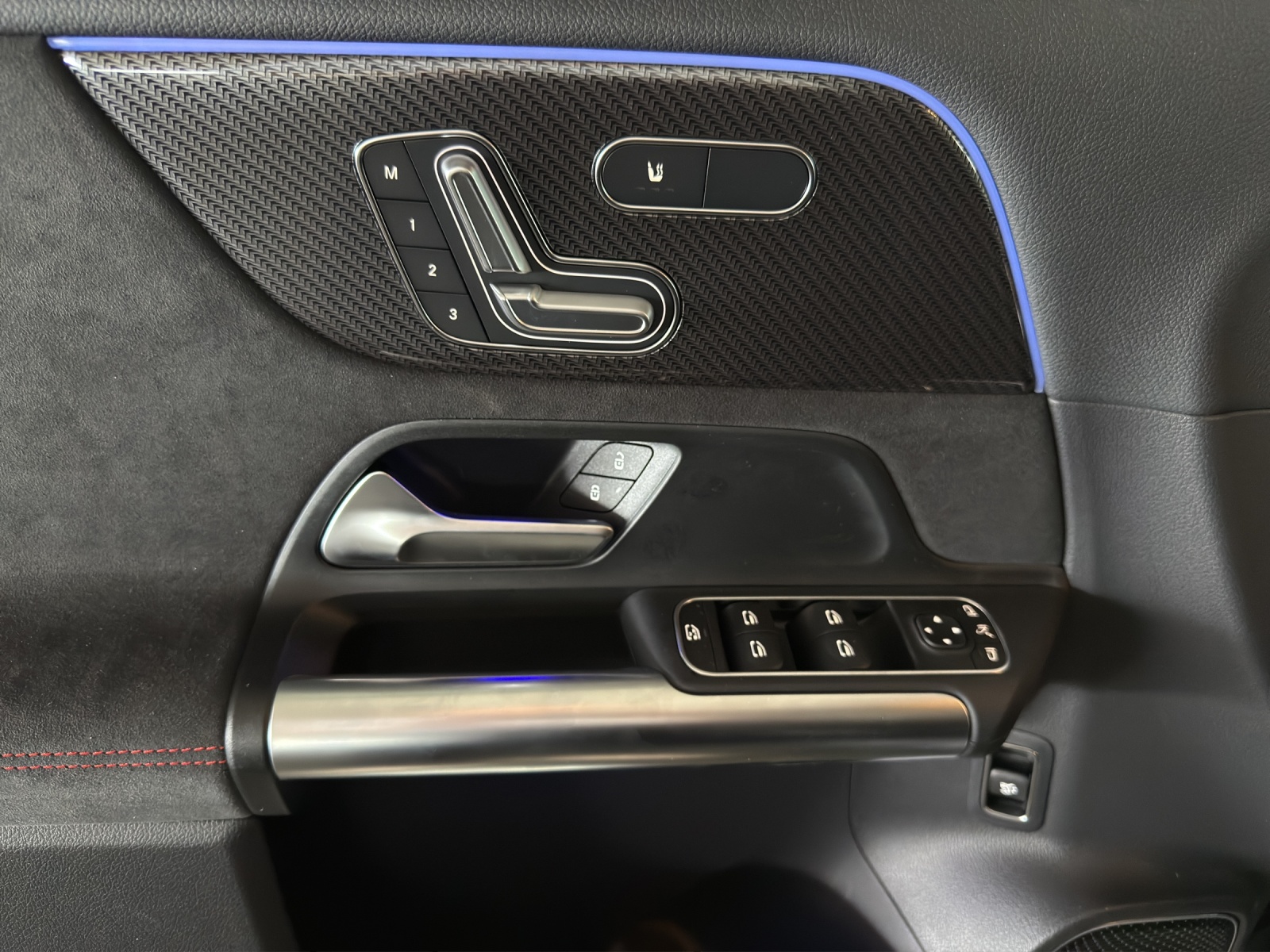 Image MERCEDES-BENZ GLA-200 GLA 200 7G-DCT