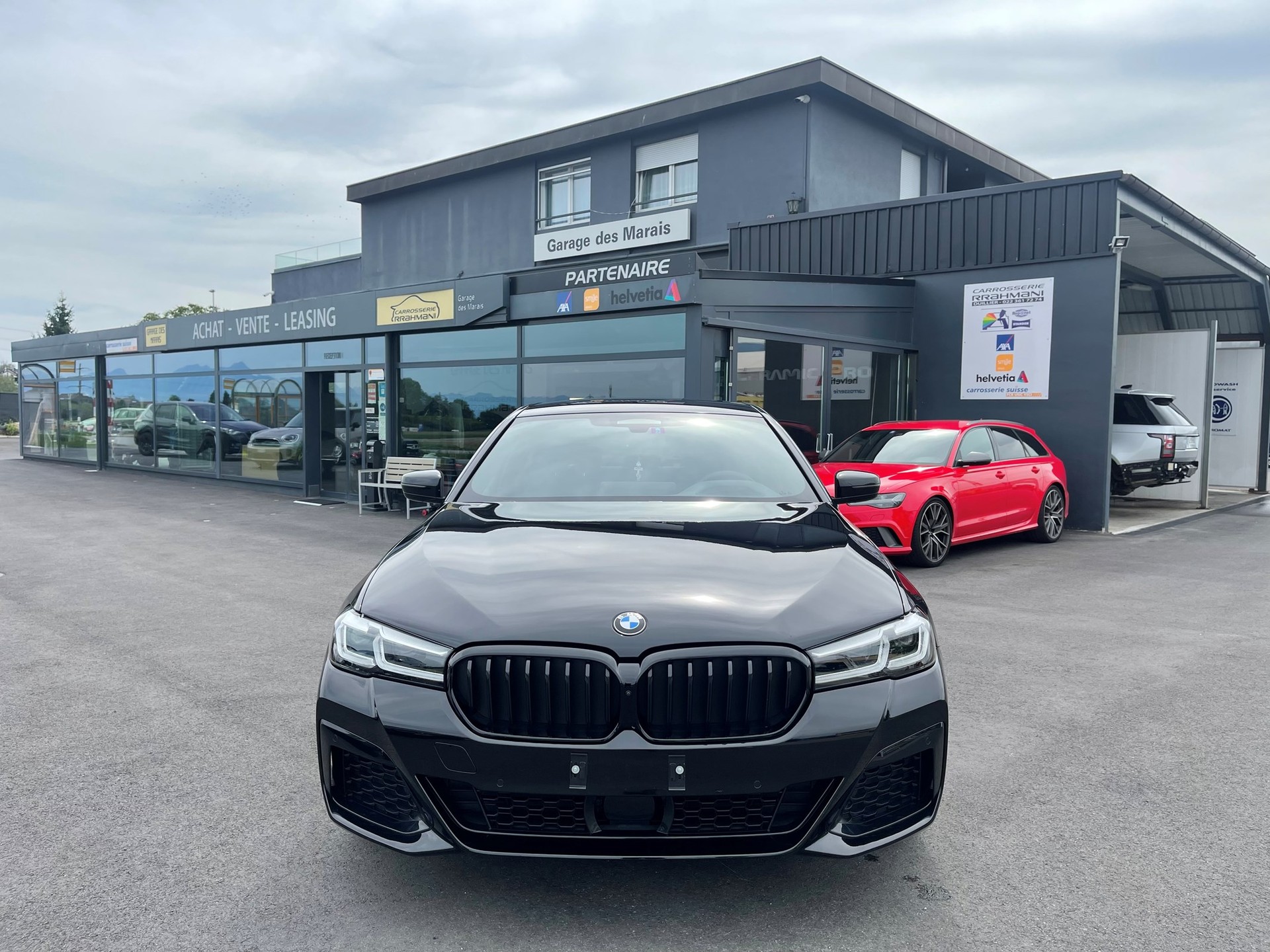 BMW 530e xDrive Pure M Sport Steptronic-image-0