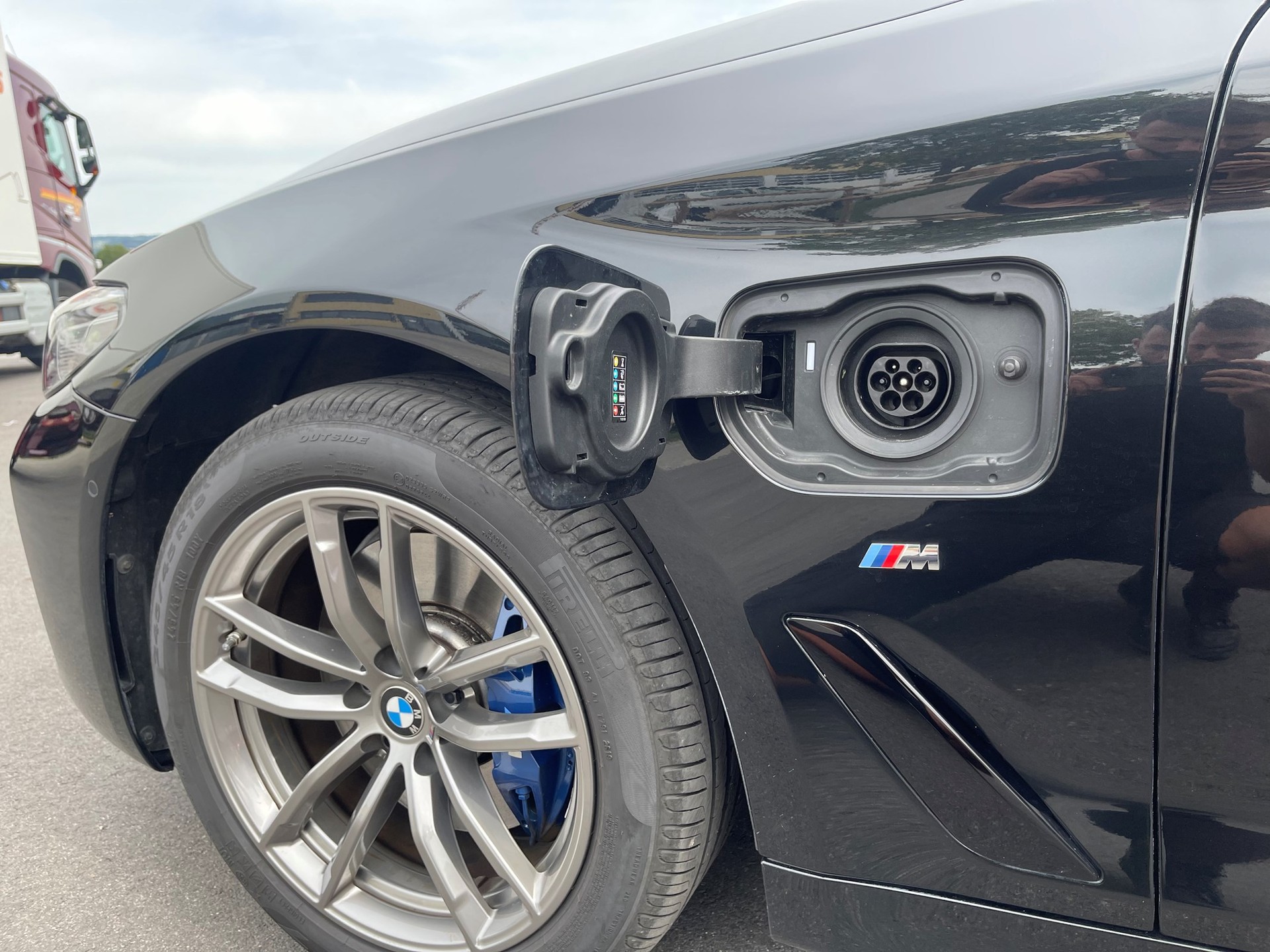 BMW 530e xDrive Pure M Sport Steptronic-image-26