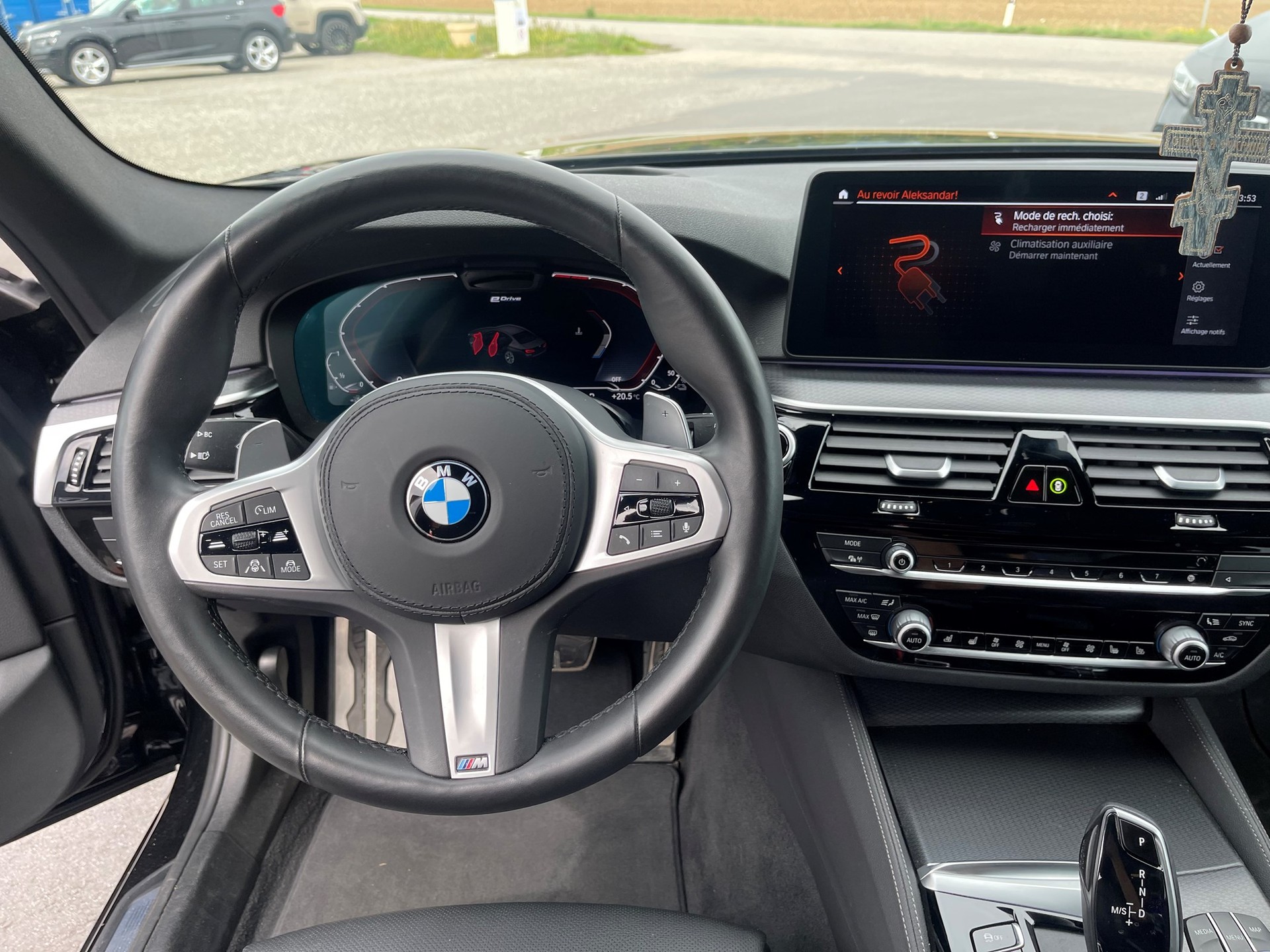 BMW 530e xDrive Pure M Sport Steptronic-image-21