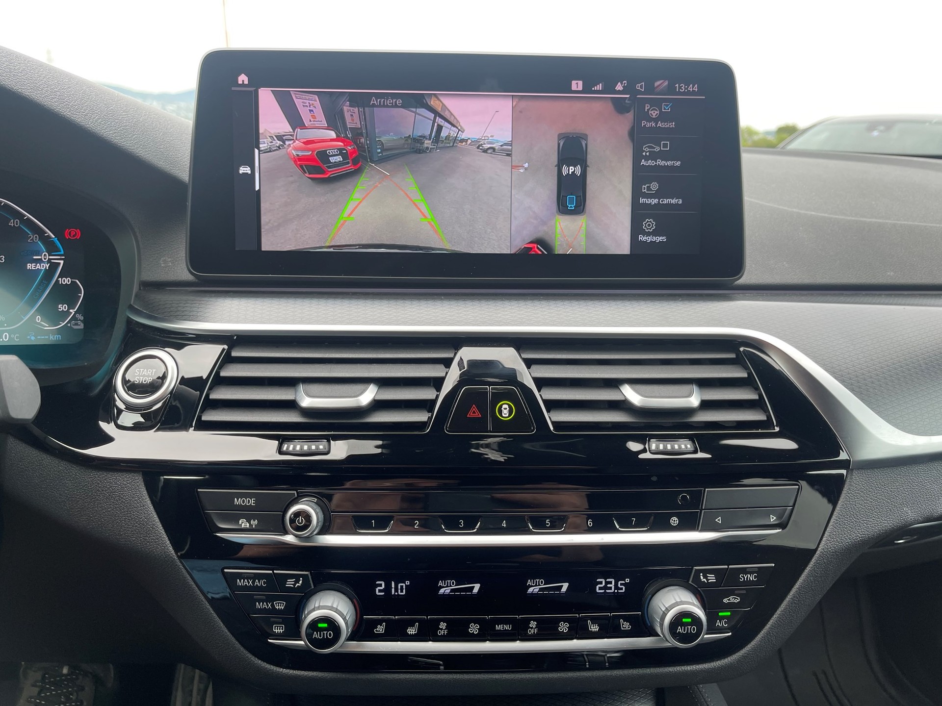 BMW 530e xDrive Pure M Sport Steptronic-image-14