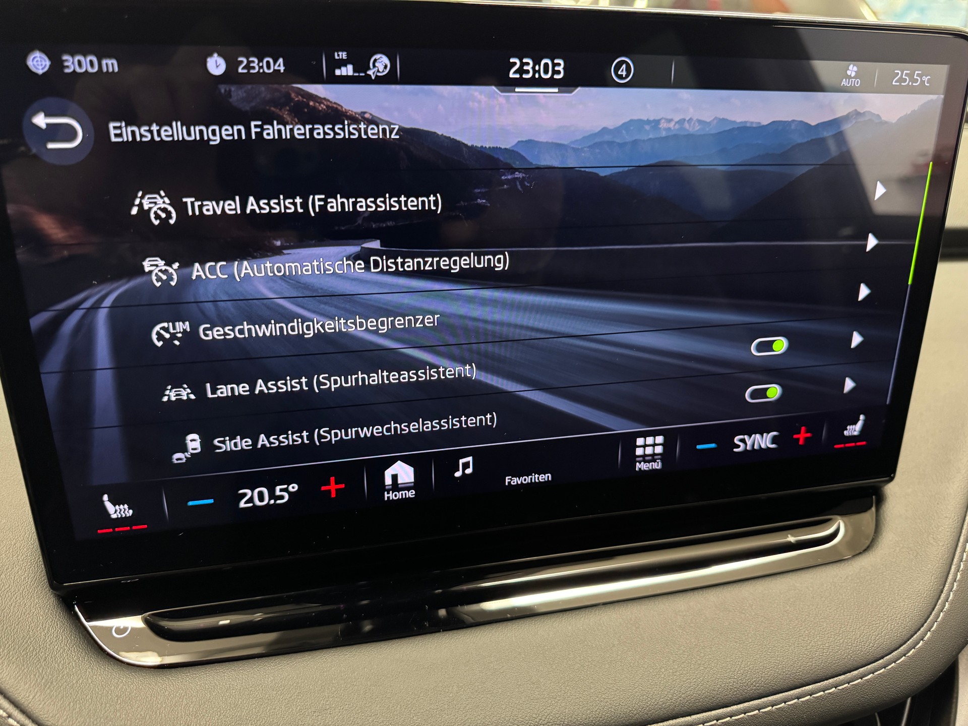 SKODA Enyaq iV 80x Sondermodel (nur-8600km) *SportLine* ((265PS)) *Neupreis 69'890.-*-image-22