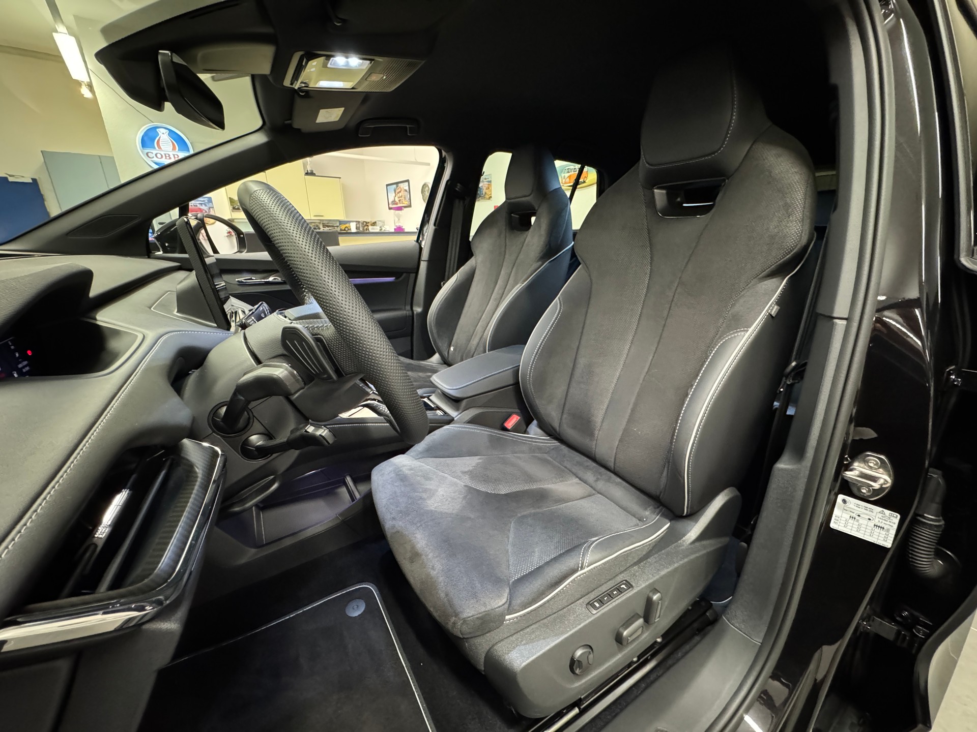 SKODA Enyaq iV 80x Sondermodel (nur-8600km) *SportLine* ((265PS)) *Neupreis 69'890.-*-image-0