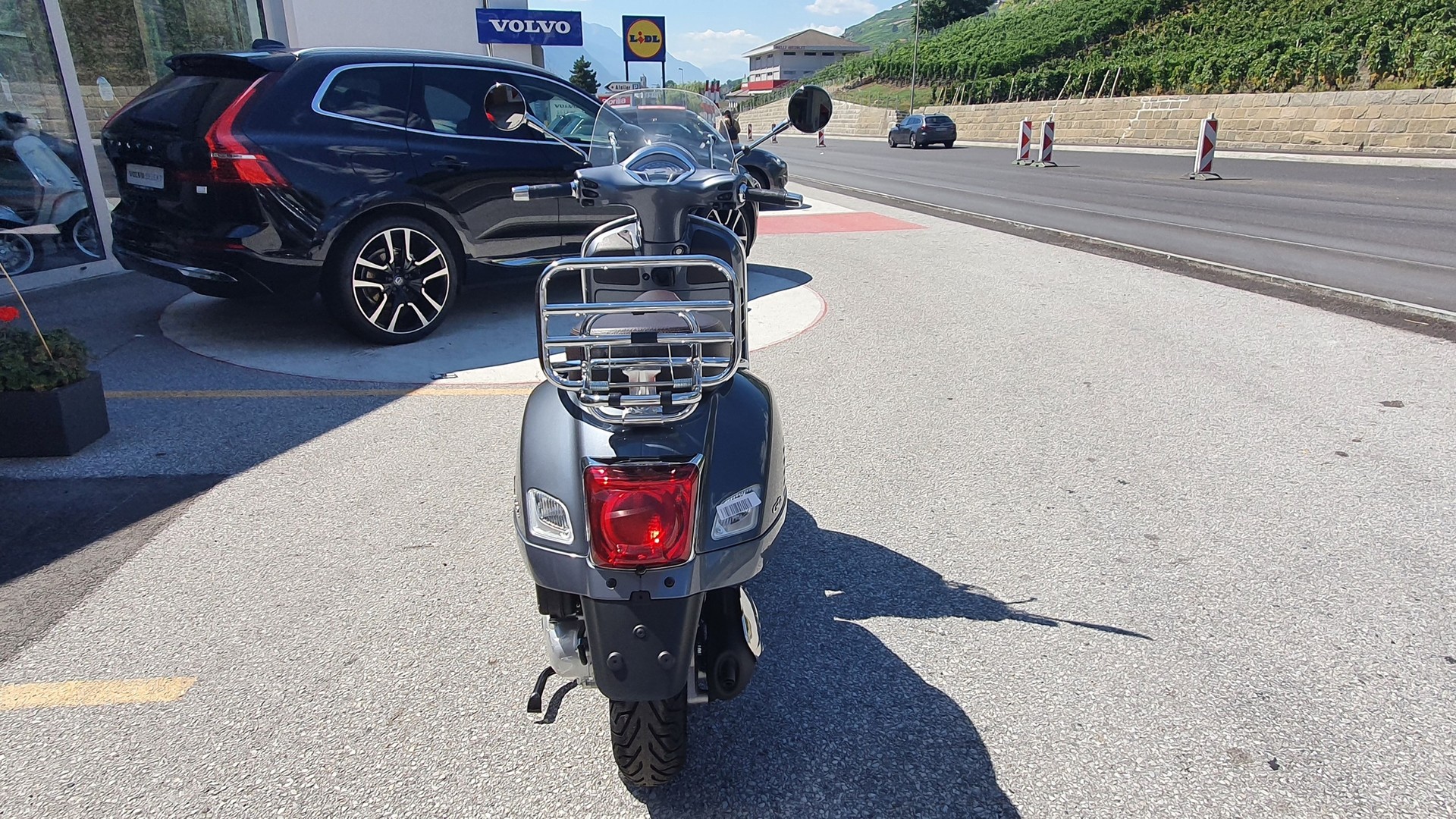 PIAGGIO Vespa GTS 125 Touring ABS-showroom-element-3