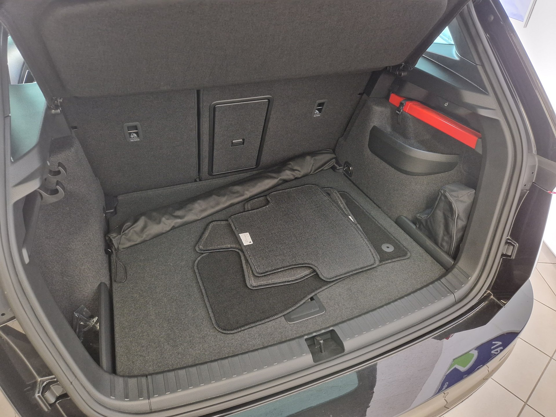 SKODA Karoq 2.0 TSI SportLine 4x4 DSG-image-3