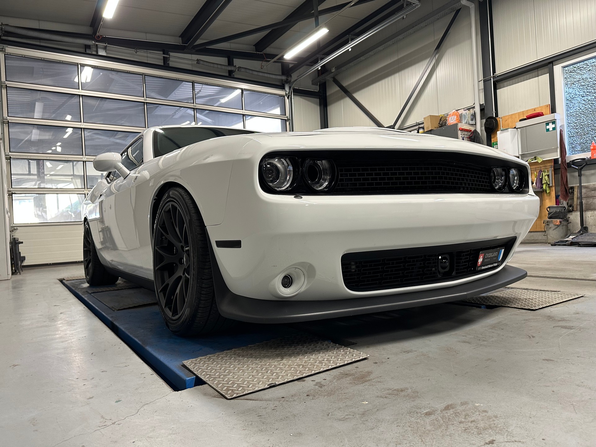 DODGE SRT8-image-5