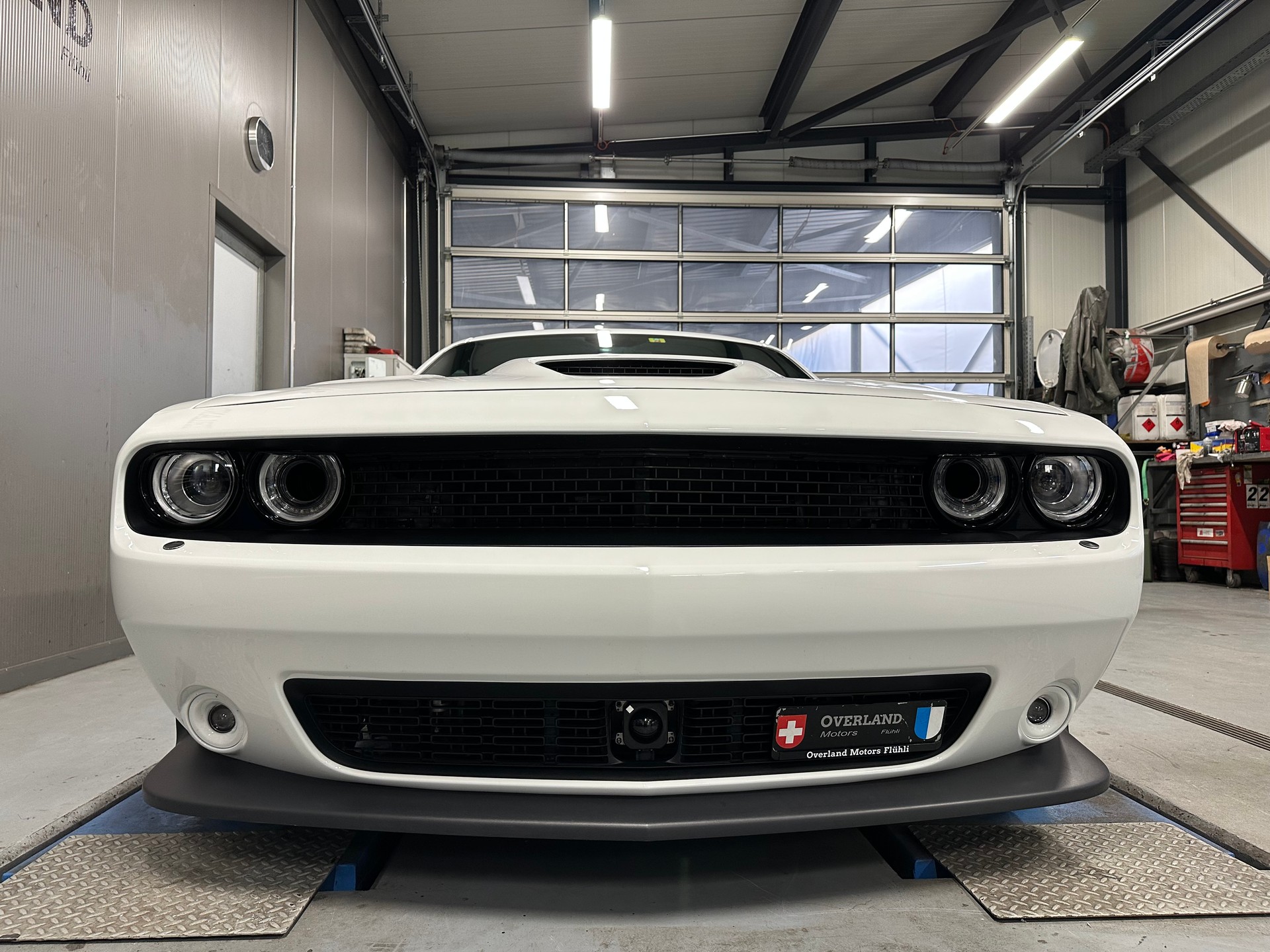 DODGE SRT8-image-7