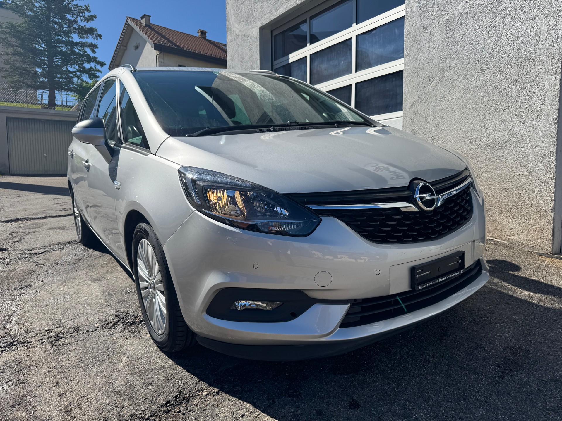 OPEL Zafira 1.6i Turbo Enjoy Automatic-image-2
