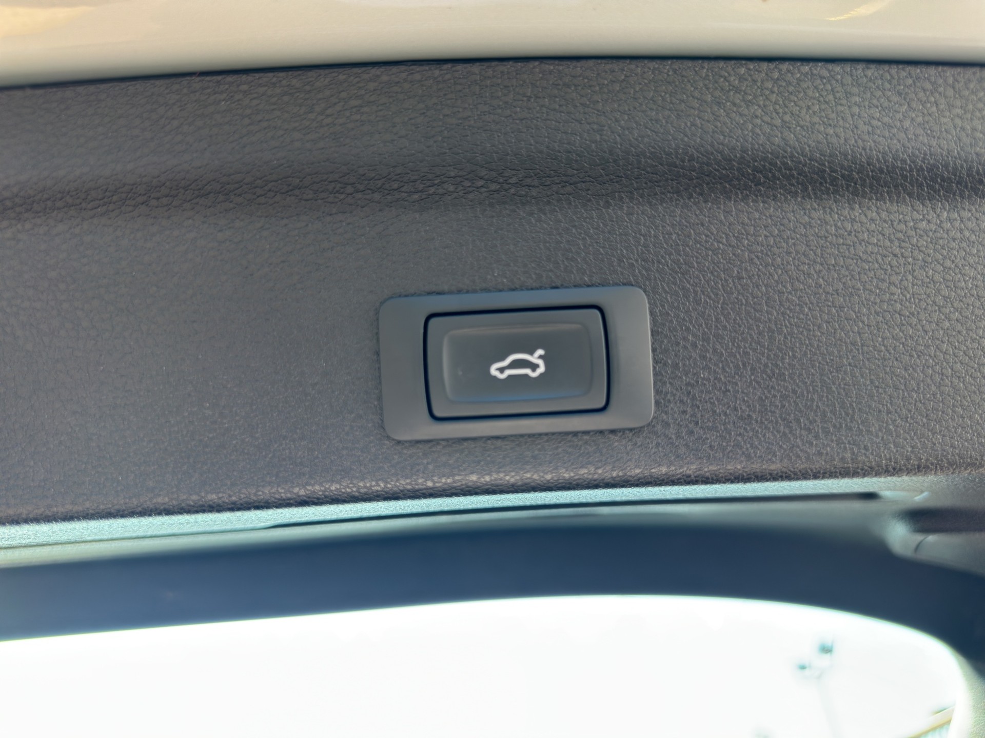 AUDI Q3 Sportback 40 TFSI quattro S-tronic-image-15
