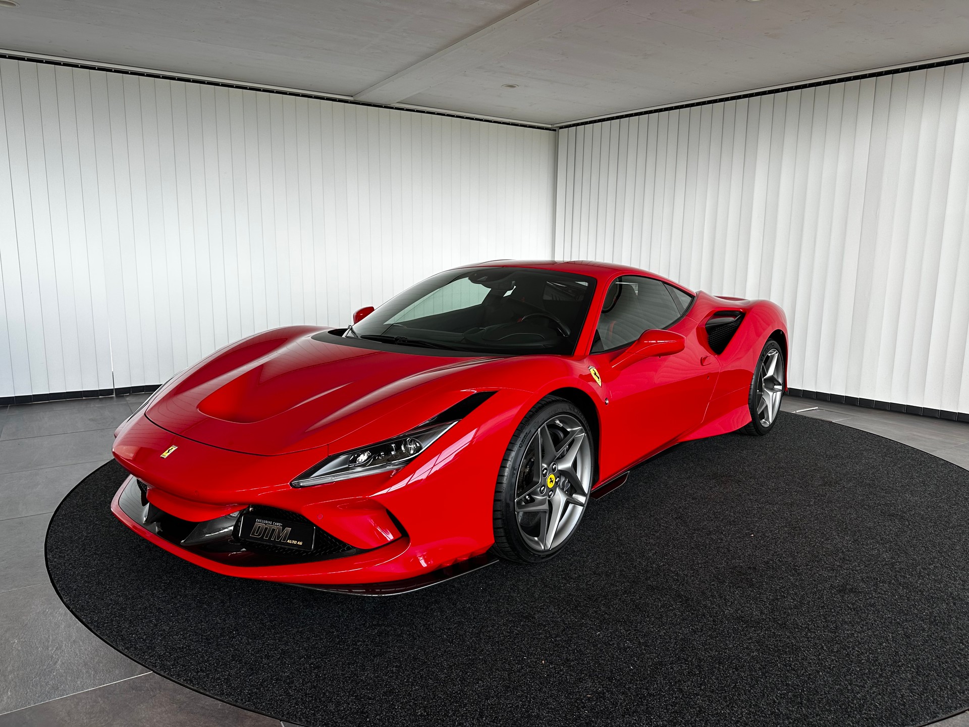 FERRARI F8 Tributo