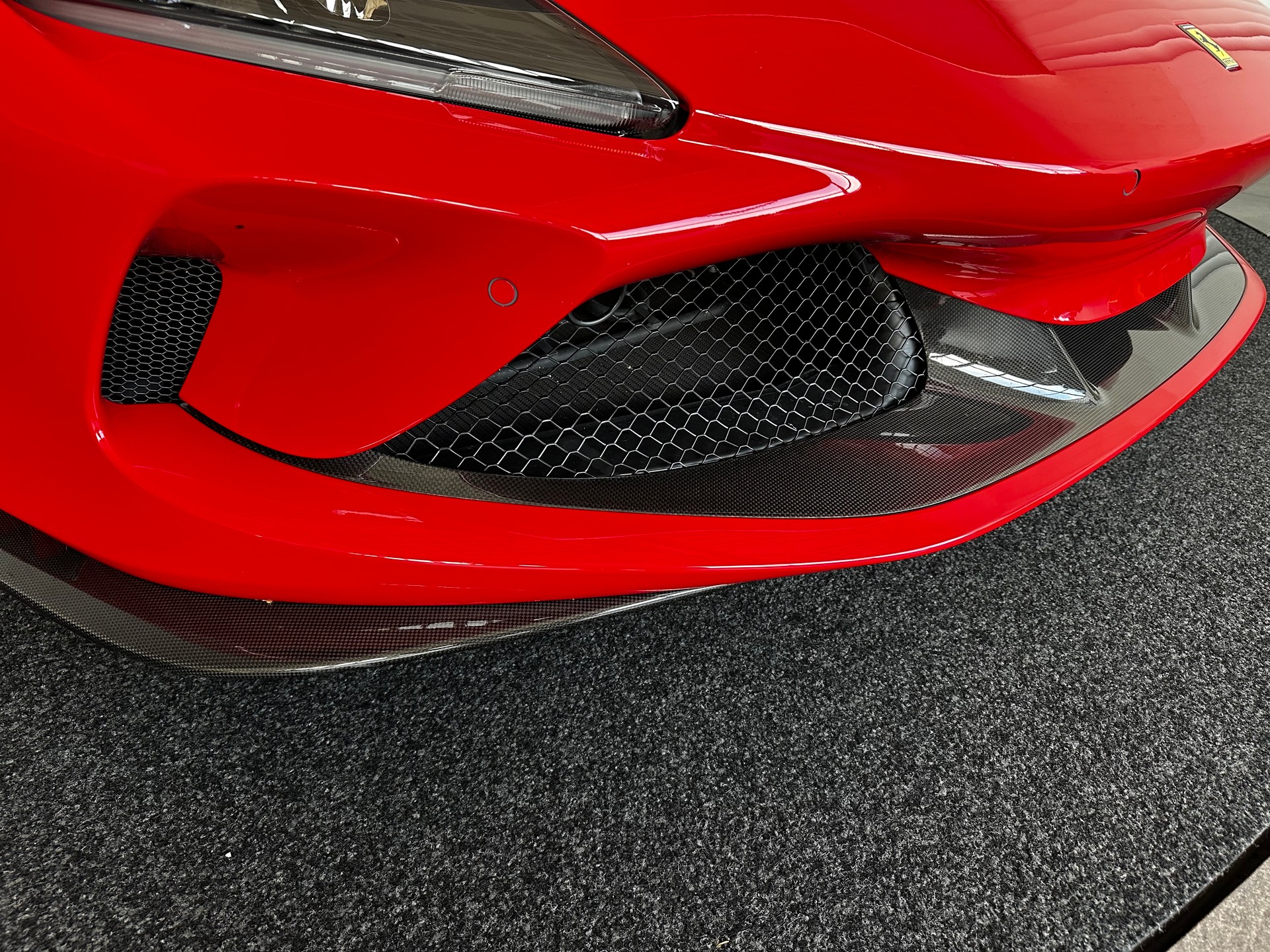 FERRARI F8 Tributo-showroom-element-3