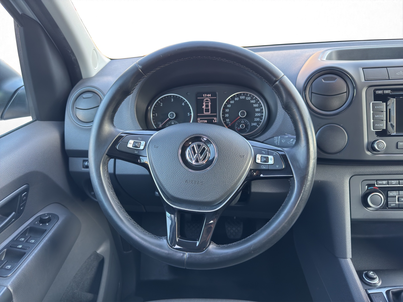 VW Amarok 2.0 BiTDI Startline 4Motion-image-9