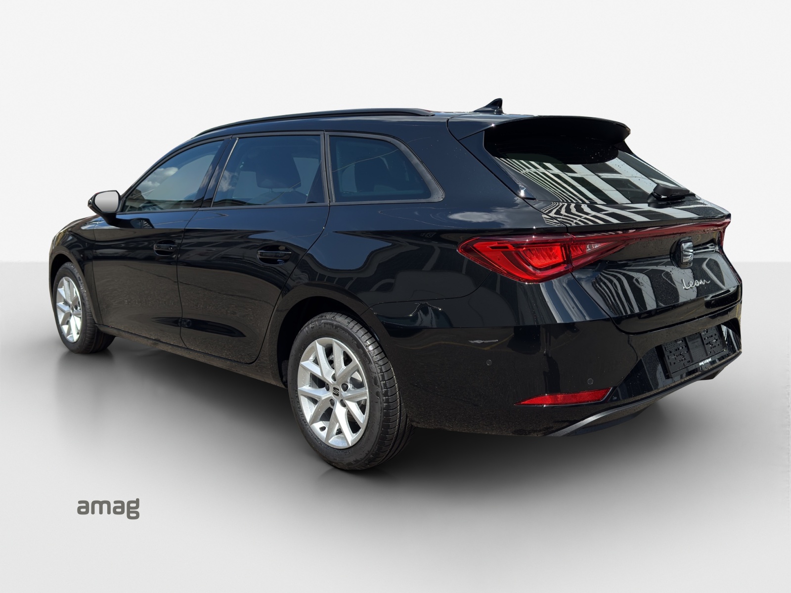 SEAT Leon ST 1.5 eTSI mHEV DSG Go-showroom-element-2