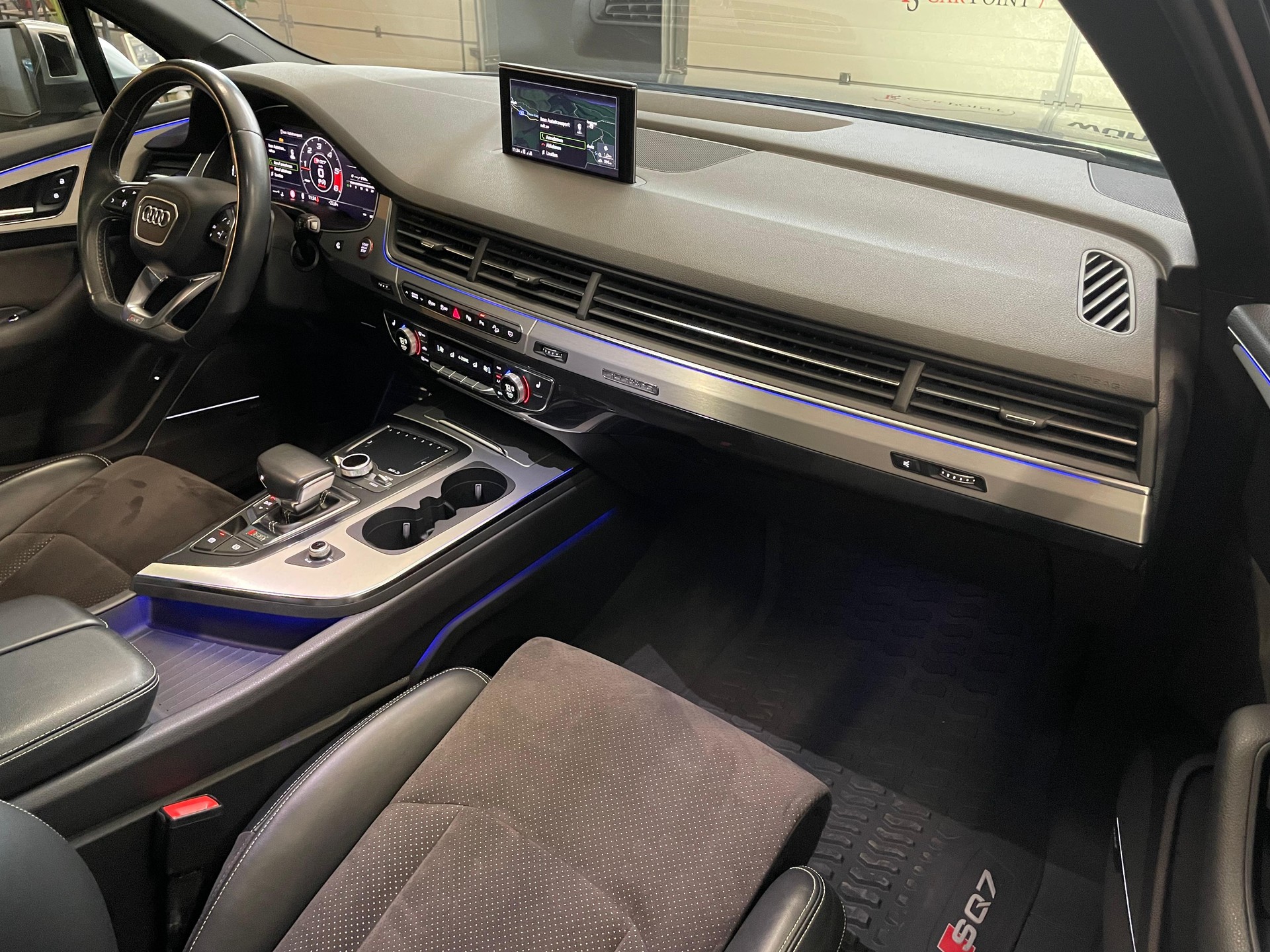 AUDI SQ7 4.0 TDI quattro tiptronic-image-9