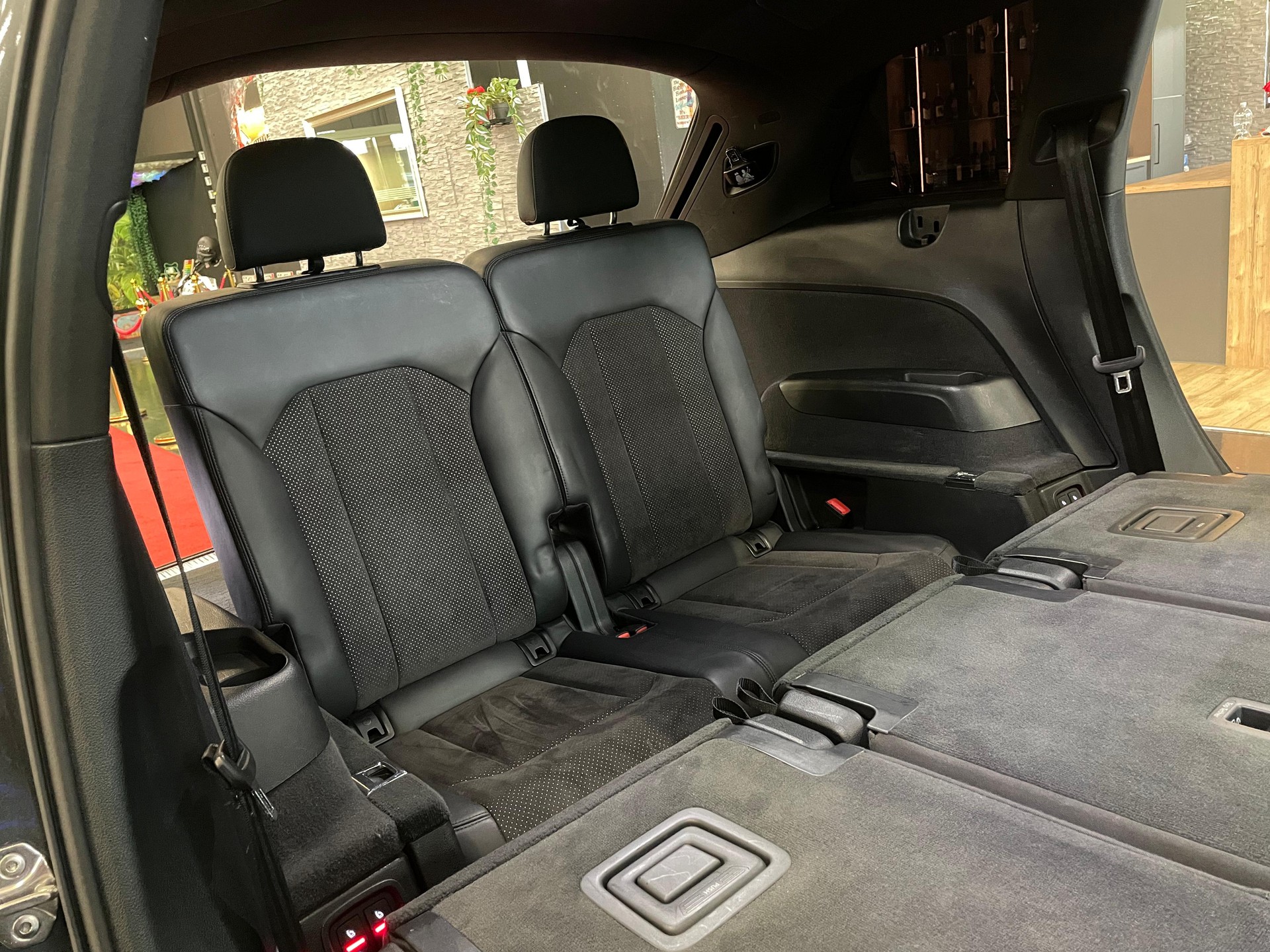 AUDI SQ7 4.0 TDI quattro tiptronic-image-13