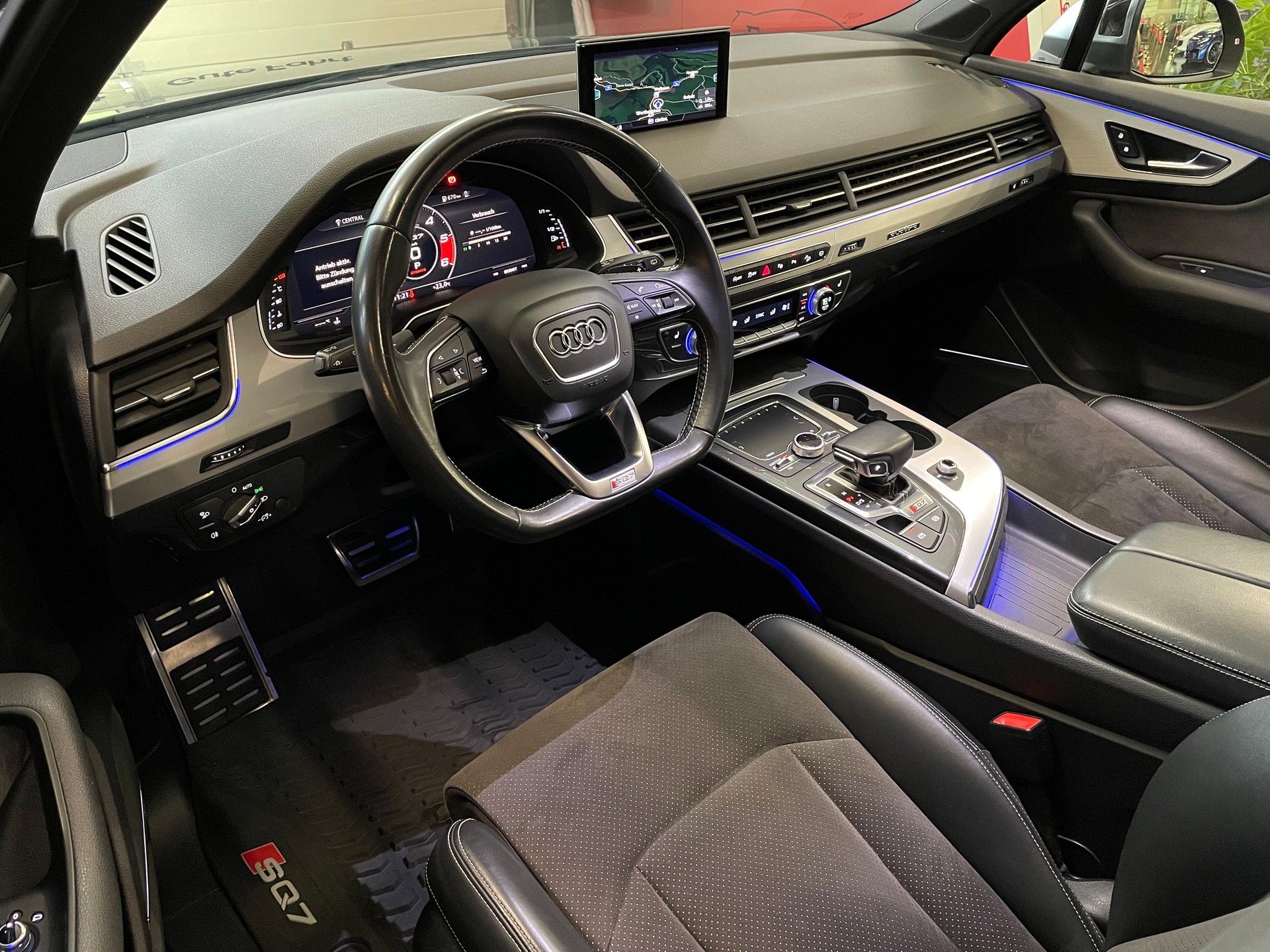 AUDI SQ7 4.0 TDI quattro tiptronic-image-8