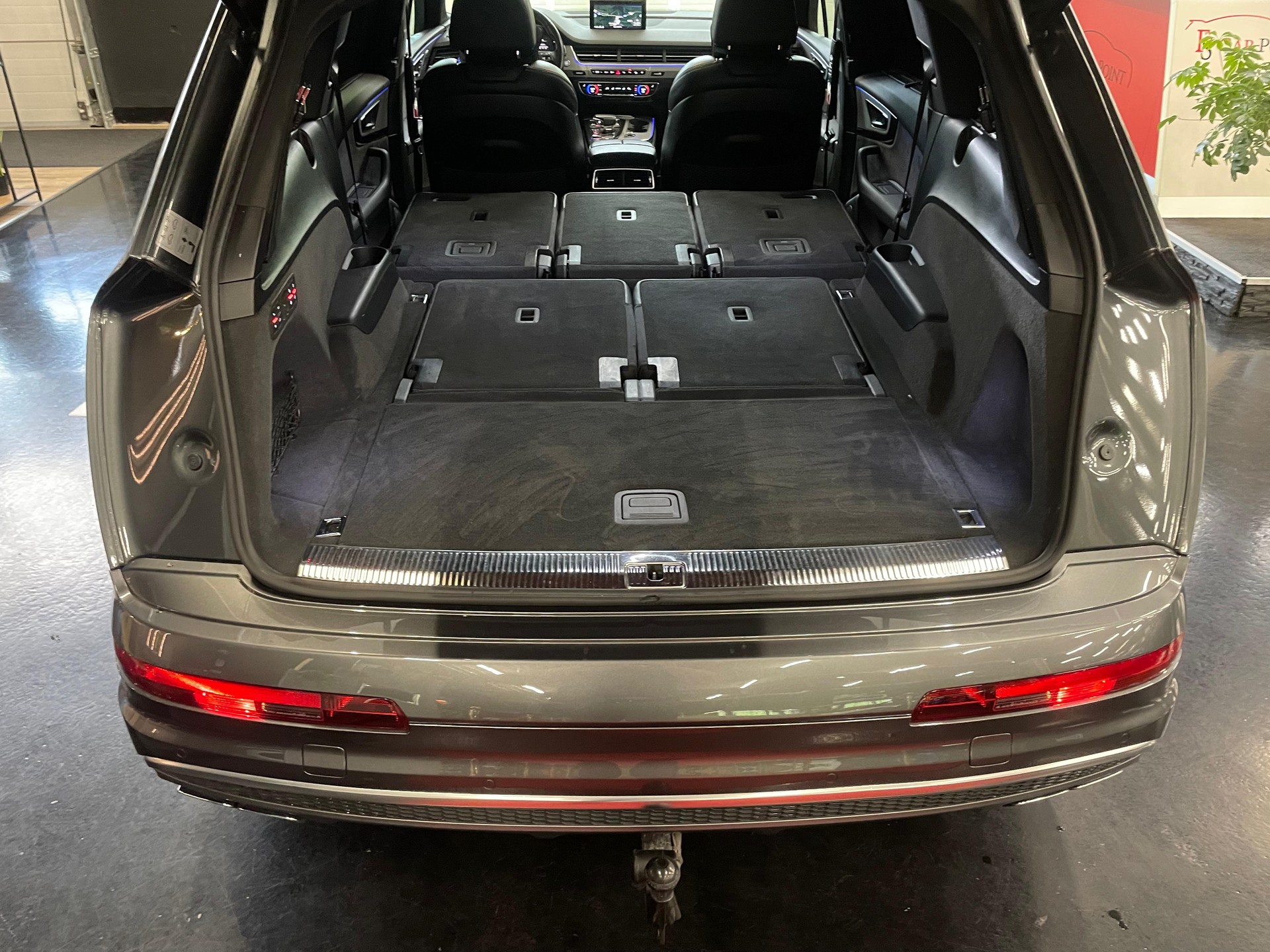 AUDI SQ7 4.0 TDI quattro tiptronic-image-18