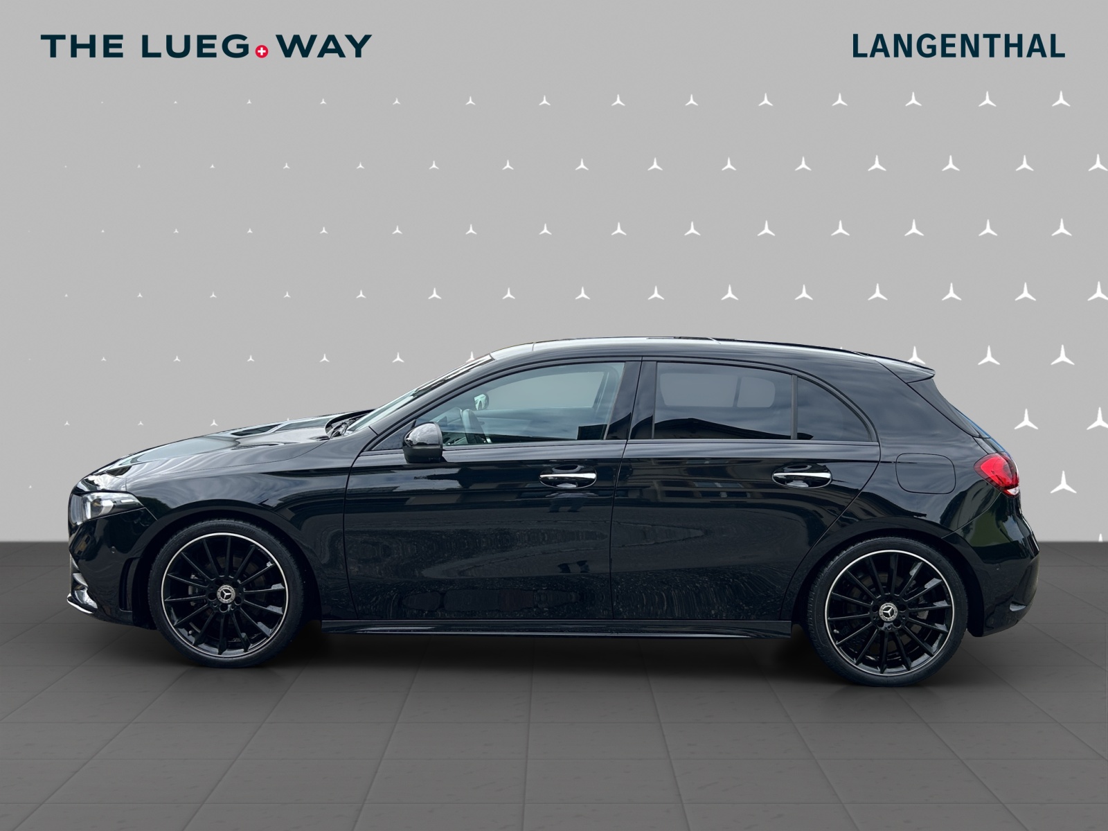 MERCEDES-BENZ A 200 AMG Line 7G-DCT-showroom-element-3