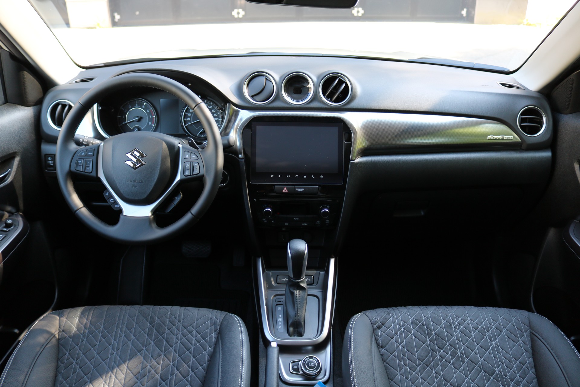 SUZUKI Vitara 1.4 Boosterjet Compact Top 4x4 Hybrid Automatic-showroom-element-3