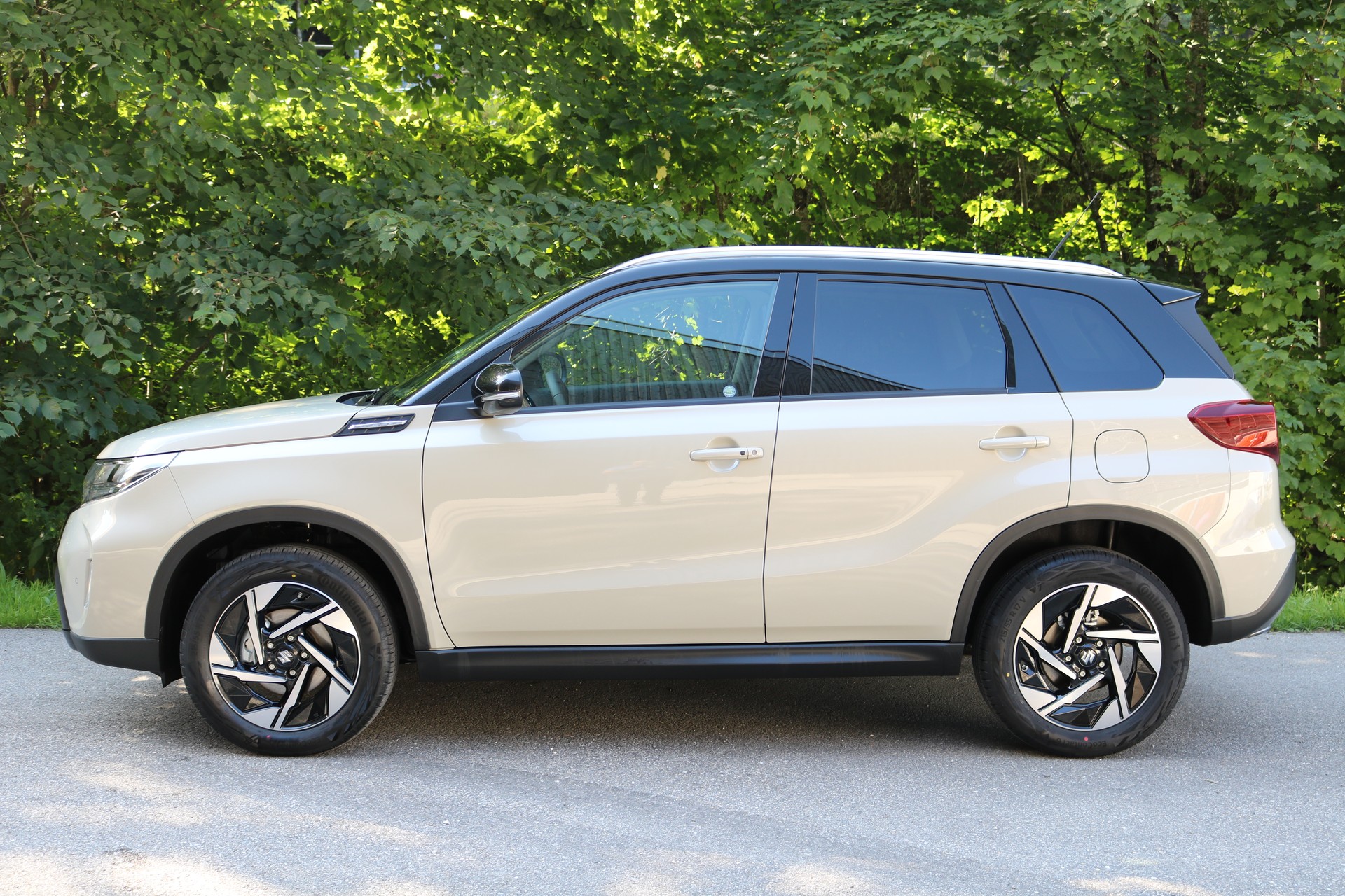 SUZUKI Vitara 1.4 Boosterjet Compact Top 4x4 Hybrid Automatic-showroom-element-1